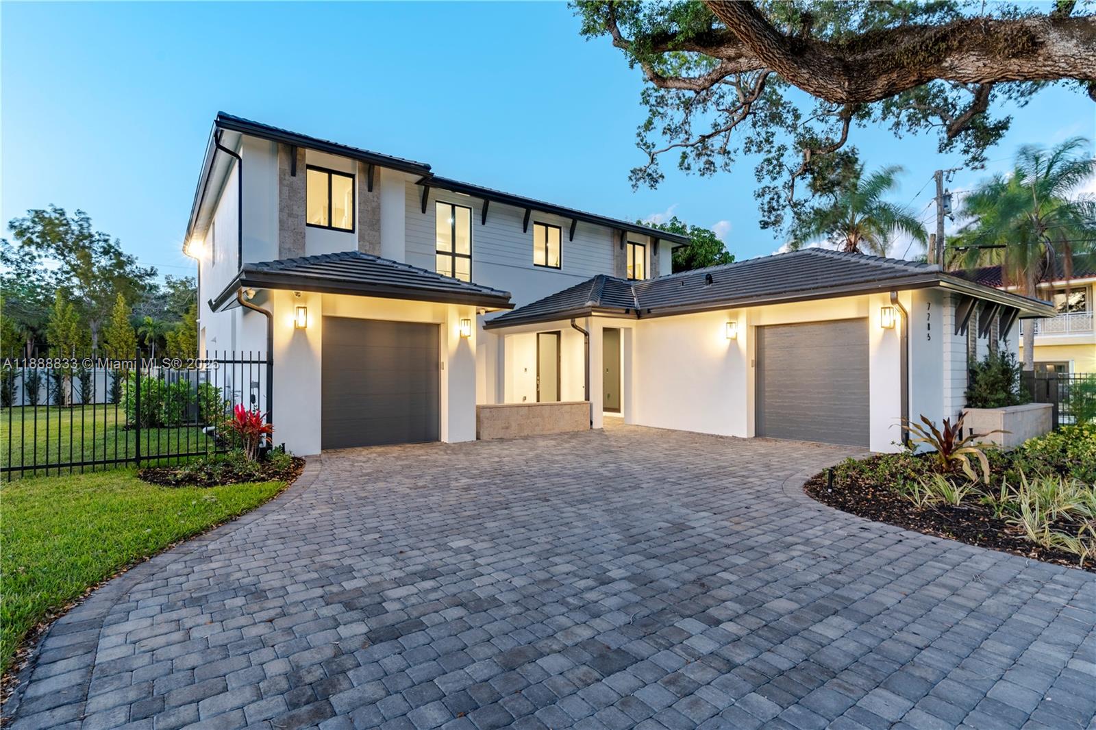 7285 4 / 4 4143 sq. ft. $ 2025-10-02 0 Photo