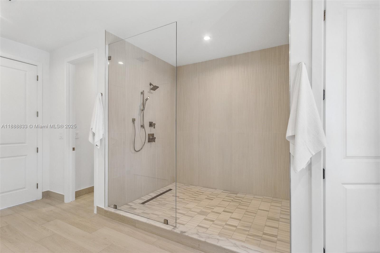 7285 4 / 4 4143 sq. ft. $ 2025-10-02 0 Photo