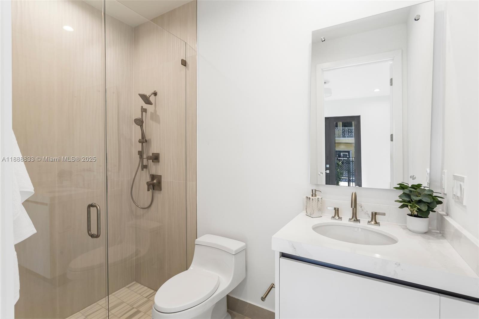 7285 4 / 4 4143 sq. ft. $ 2025-10-02 0 Photo