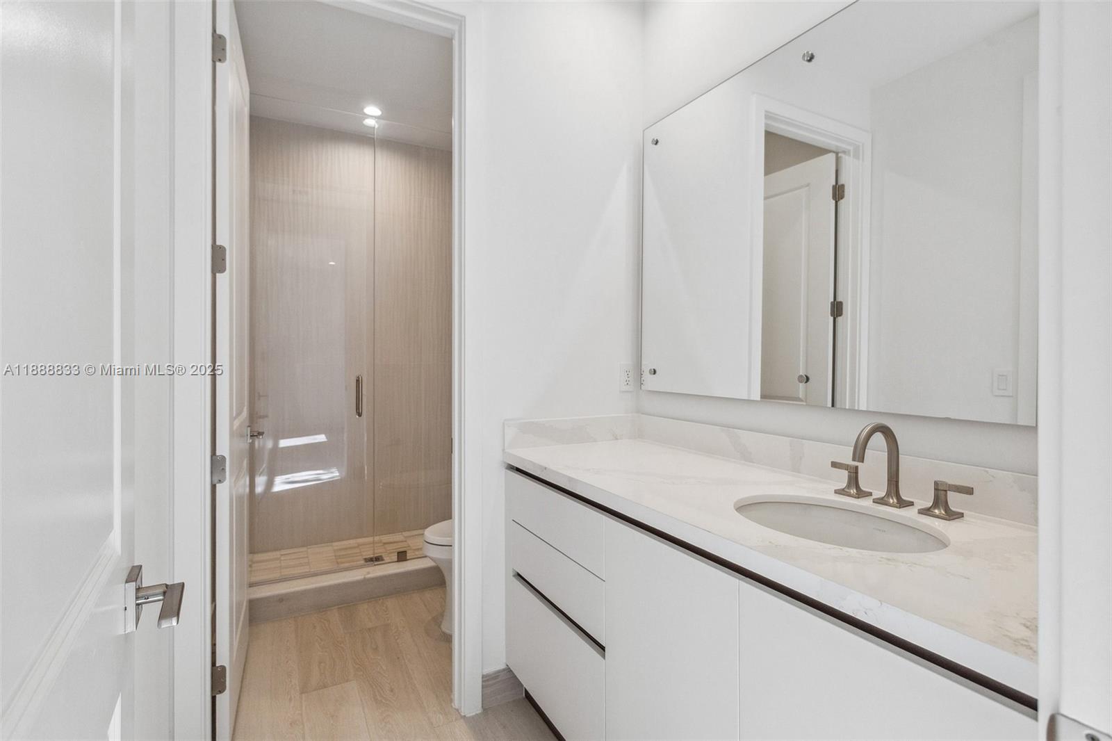 7285 4 / 4 4143 sq. ft. $ 2025-10-02 0 Photo