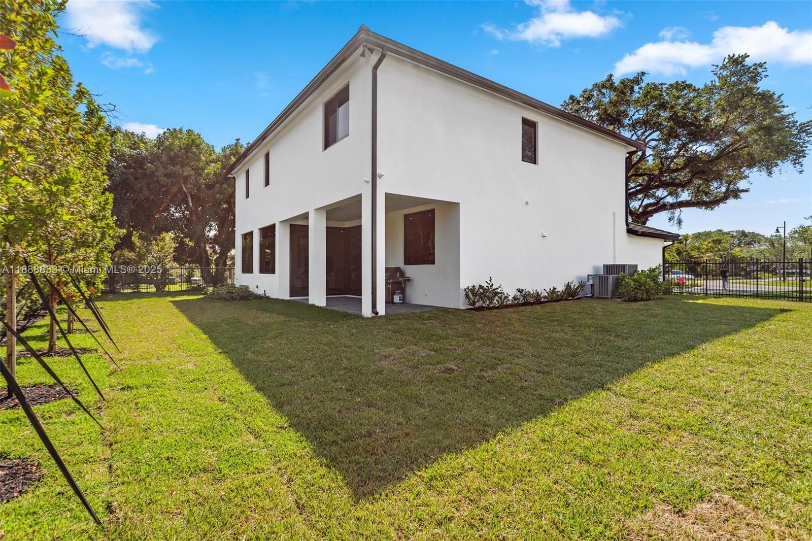 7285 4 / 4 4143 sq. ft. $ 2025-10-02 0 Photo