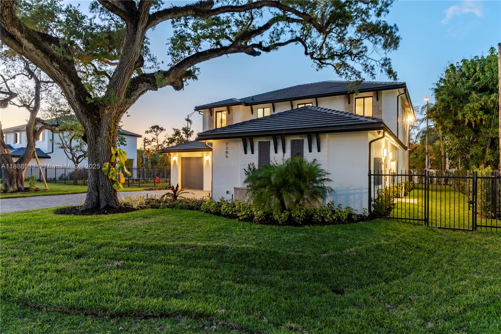7285 4 / 4 4143 sq. ft. $ 2025-10-02 0 Photo
