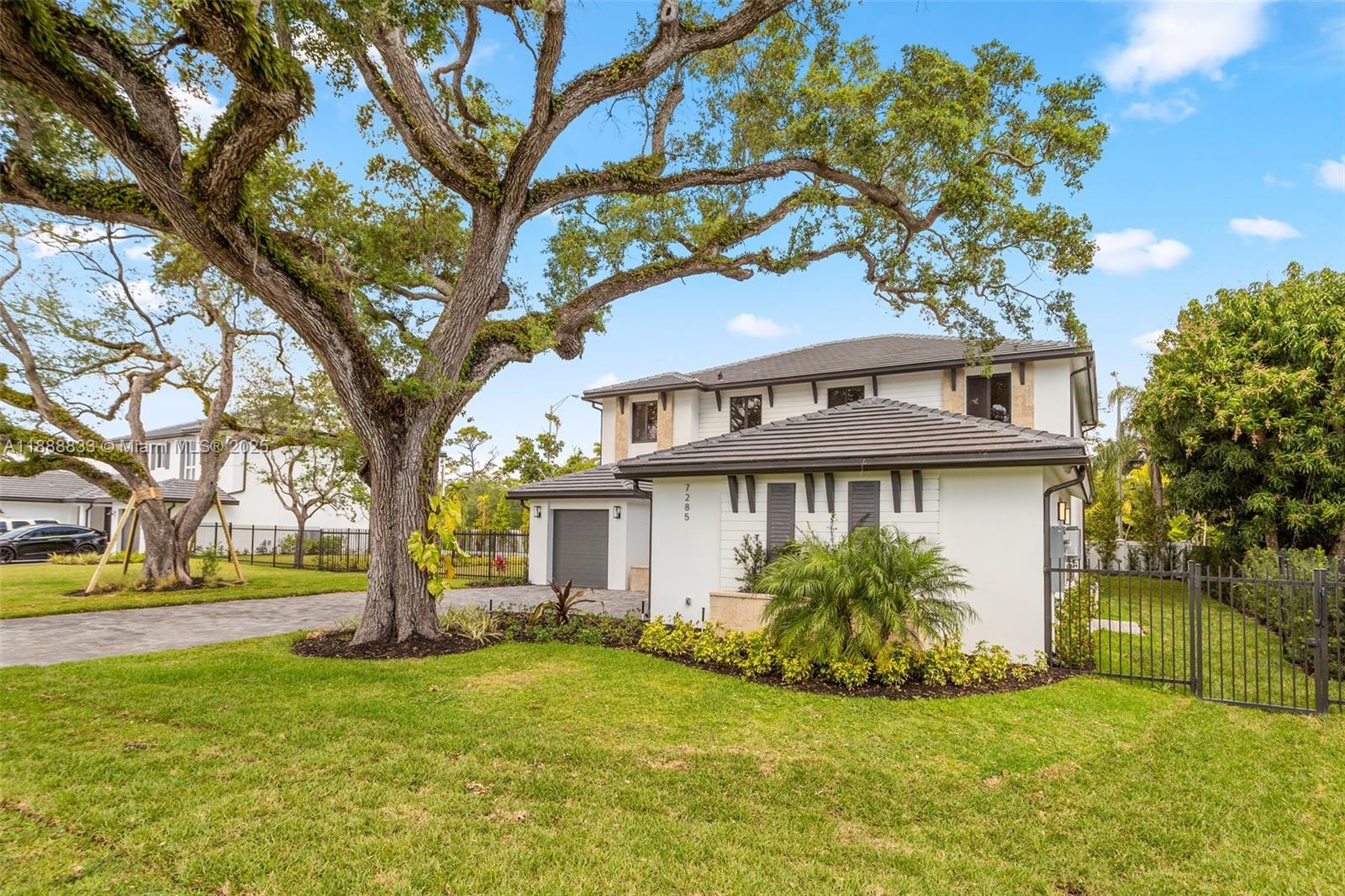 7285 4 / 4 4143 sq. ft. $ 2025-10-02 0 Photo