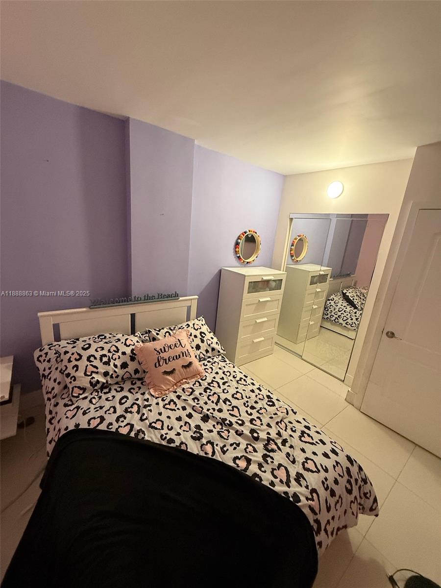 912 2 / 1 1005 sq. ft. $ 2025-10-02 0 Photo