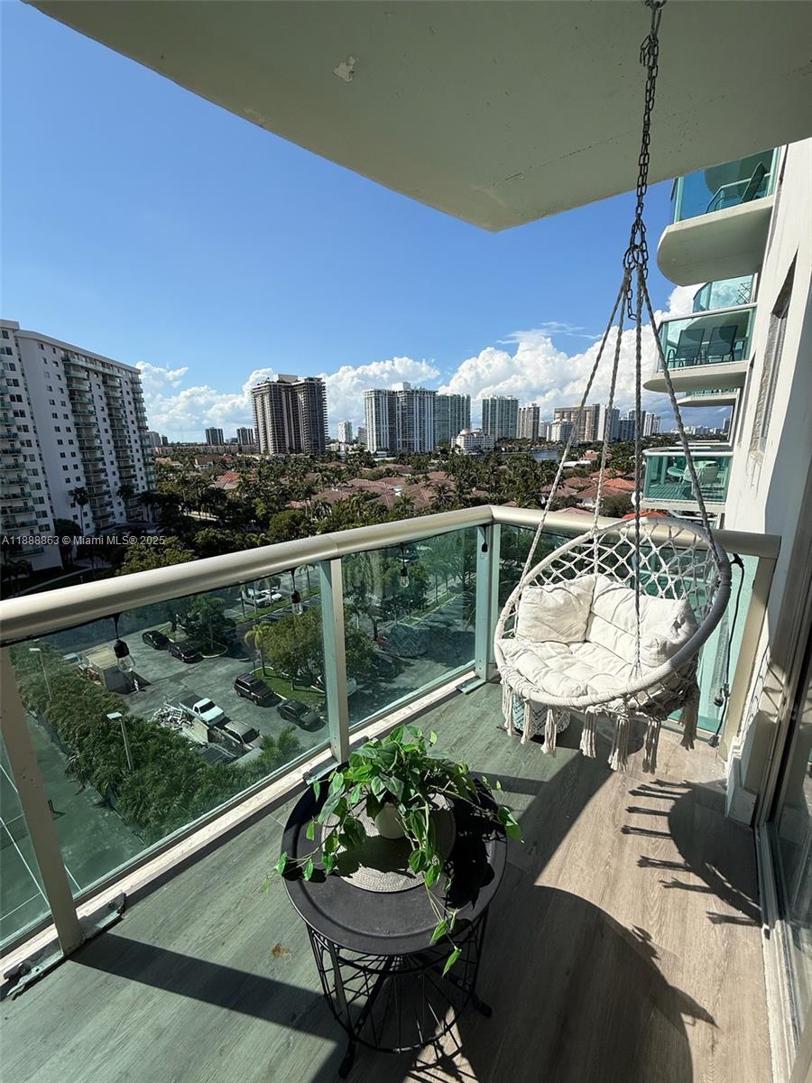 912 2 / 1 1005 sq. ft. $ 2025-10-02 0 Photo