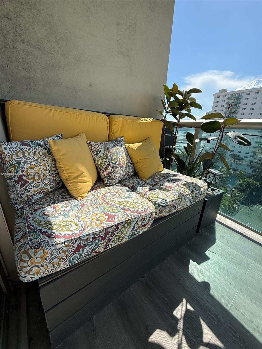 912 2 / 1 1005 sq. ft. $ 2025-10-02 0 Photo