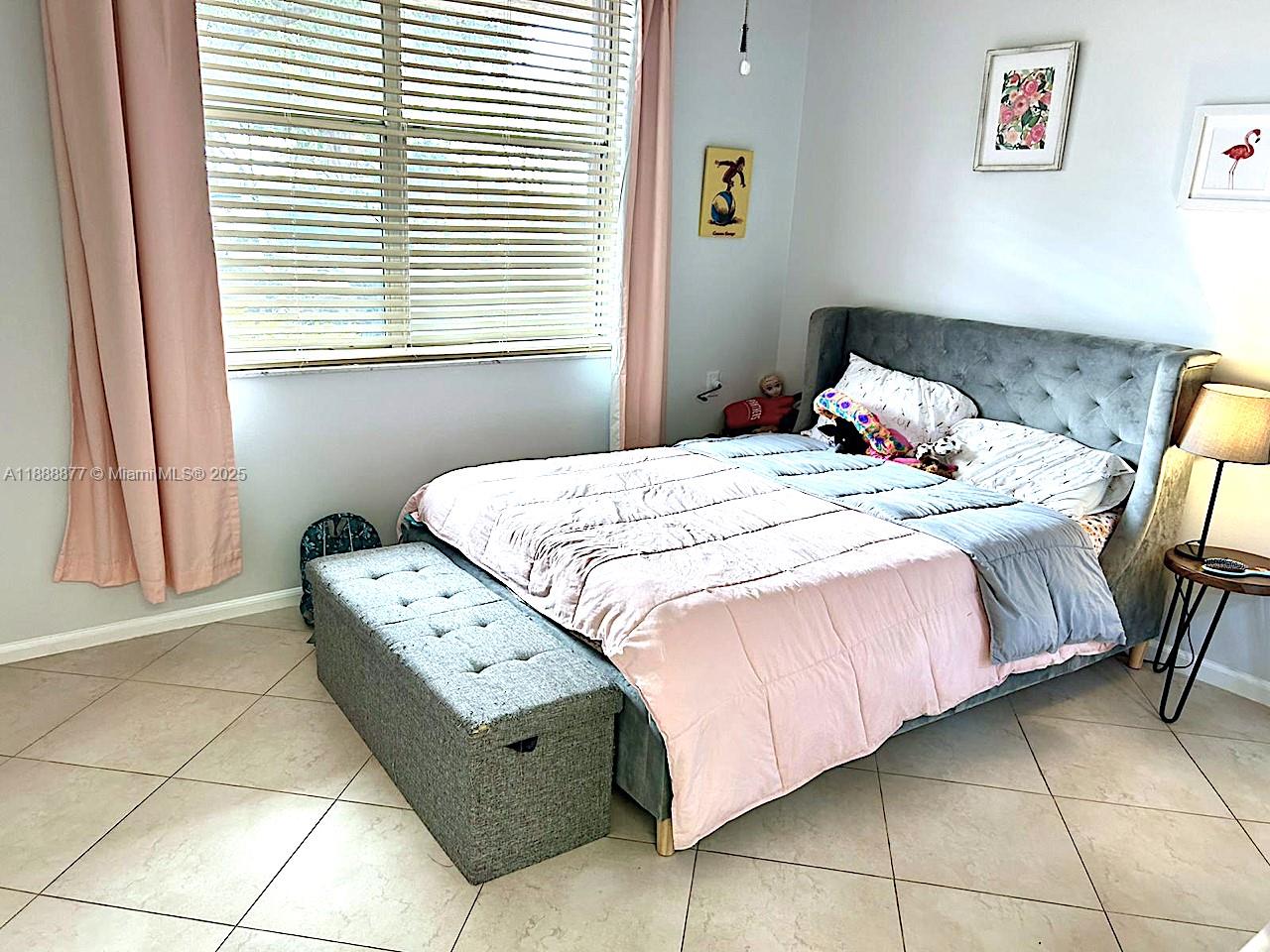 See details 107 2 / 2 1070 sq. ft. $ 2025-10-02 0 Photo