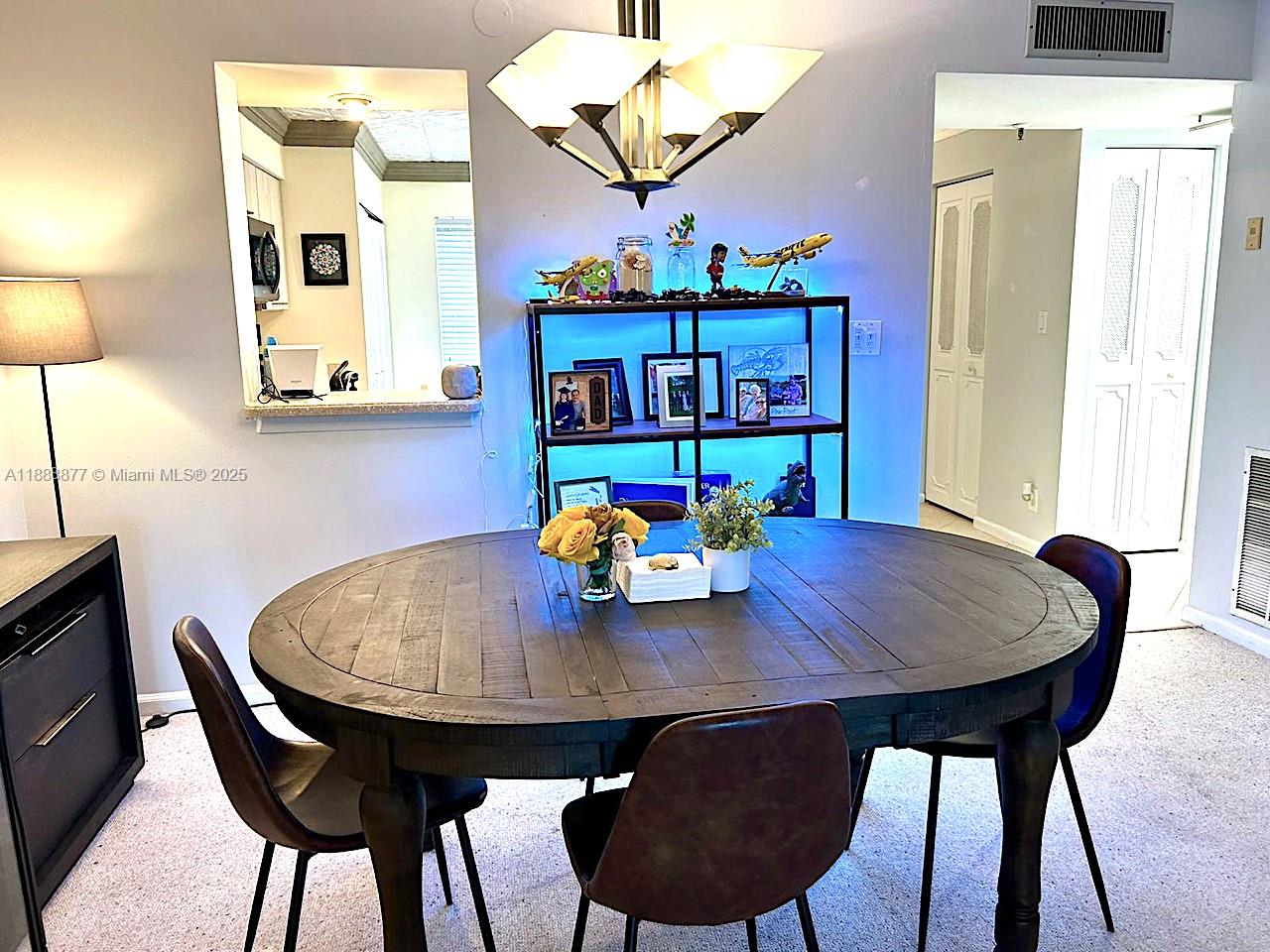 See details 107 2 / 2 1070 sq. ft. $ 2025-10-02 0 Photo