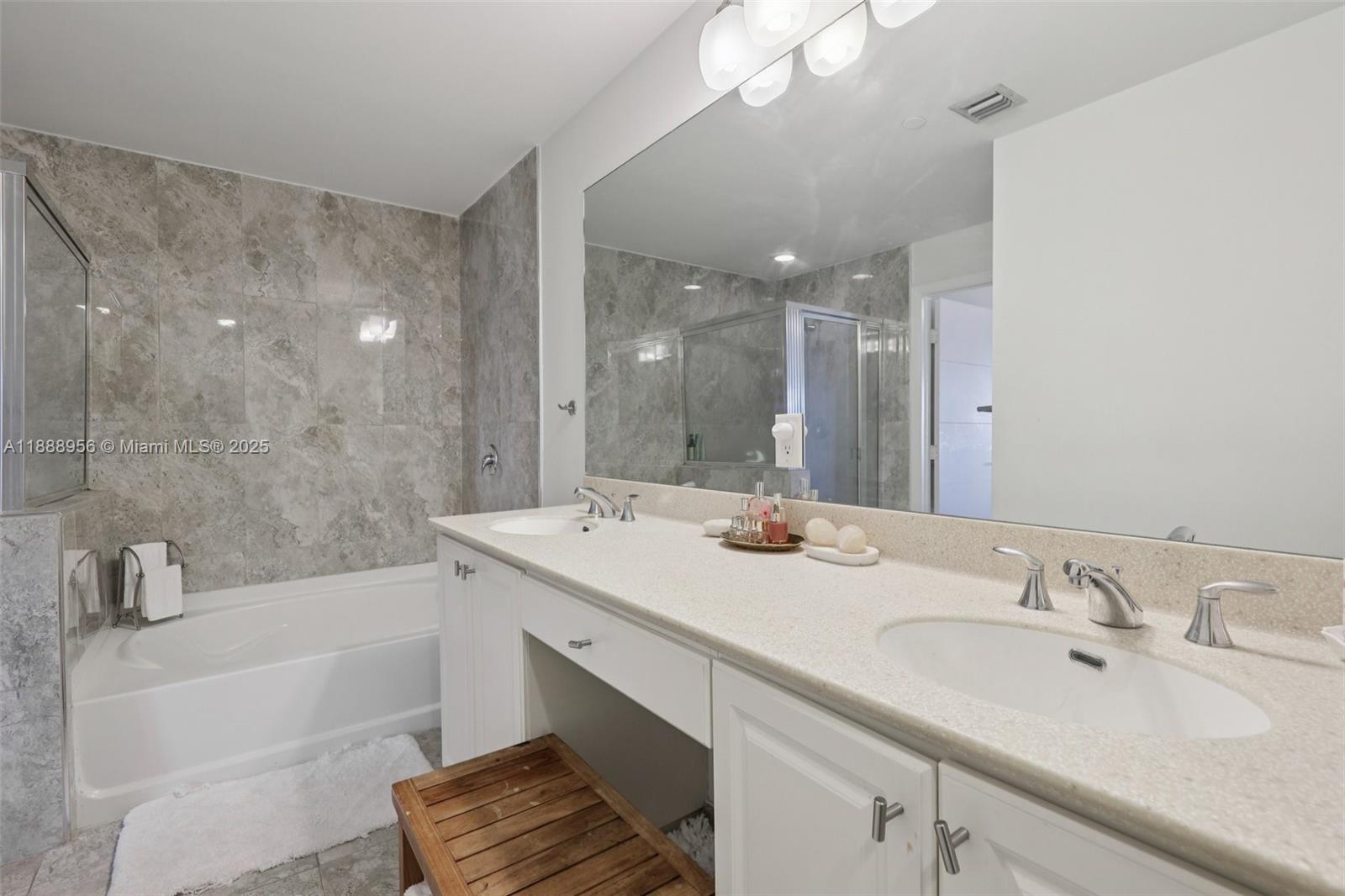 Photo of 3340 190th St  #1101, Aventura, Florida, 33180 - 