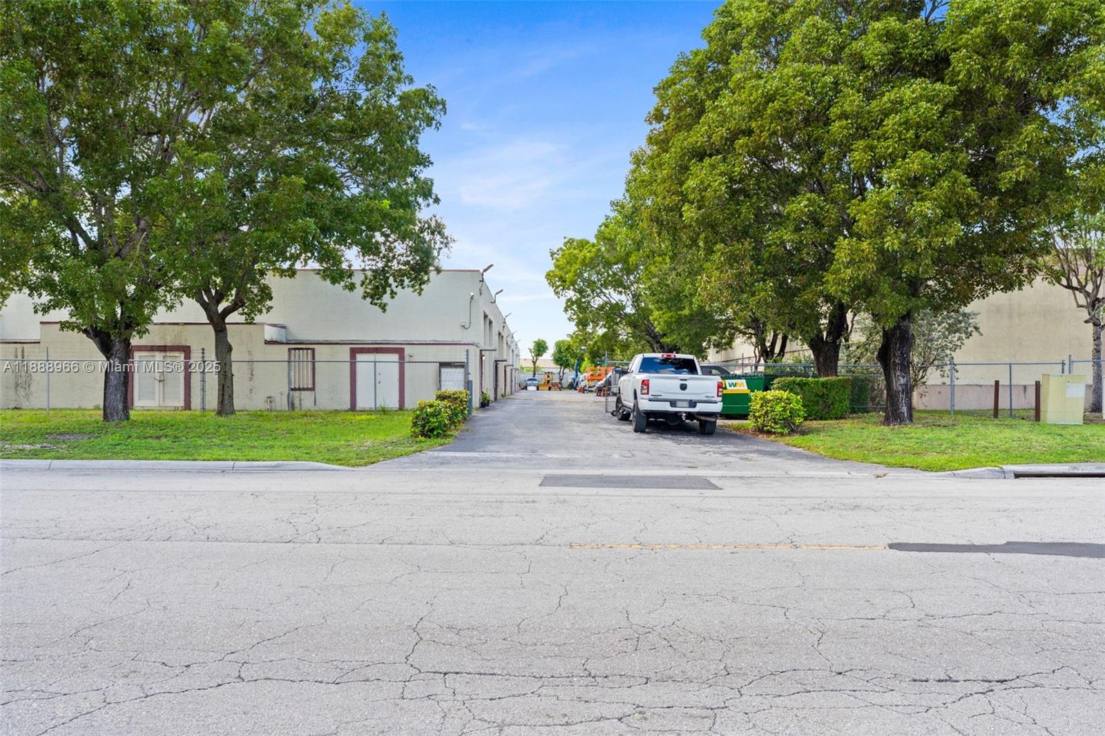 13828  /   sq. ft. $ 2025-10-02 0 Photo