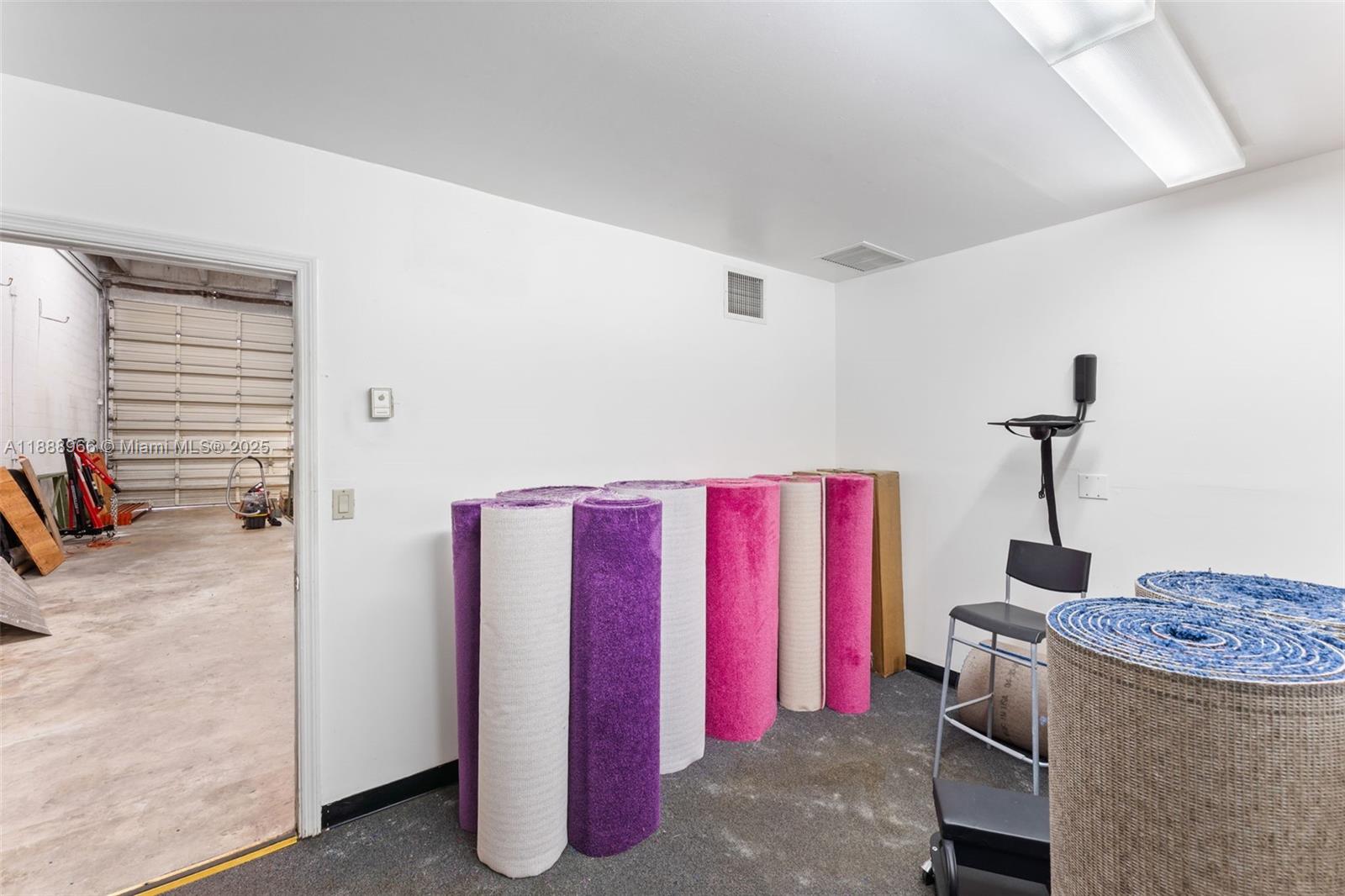 13828  /   sq. ft. $ 2025-10-02 0 Photo