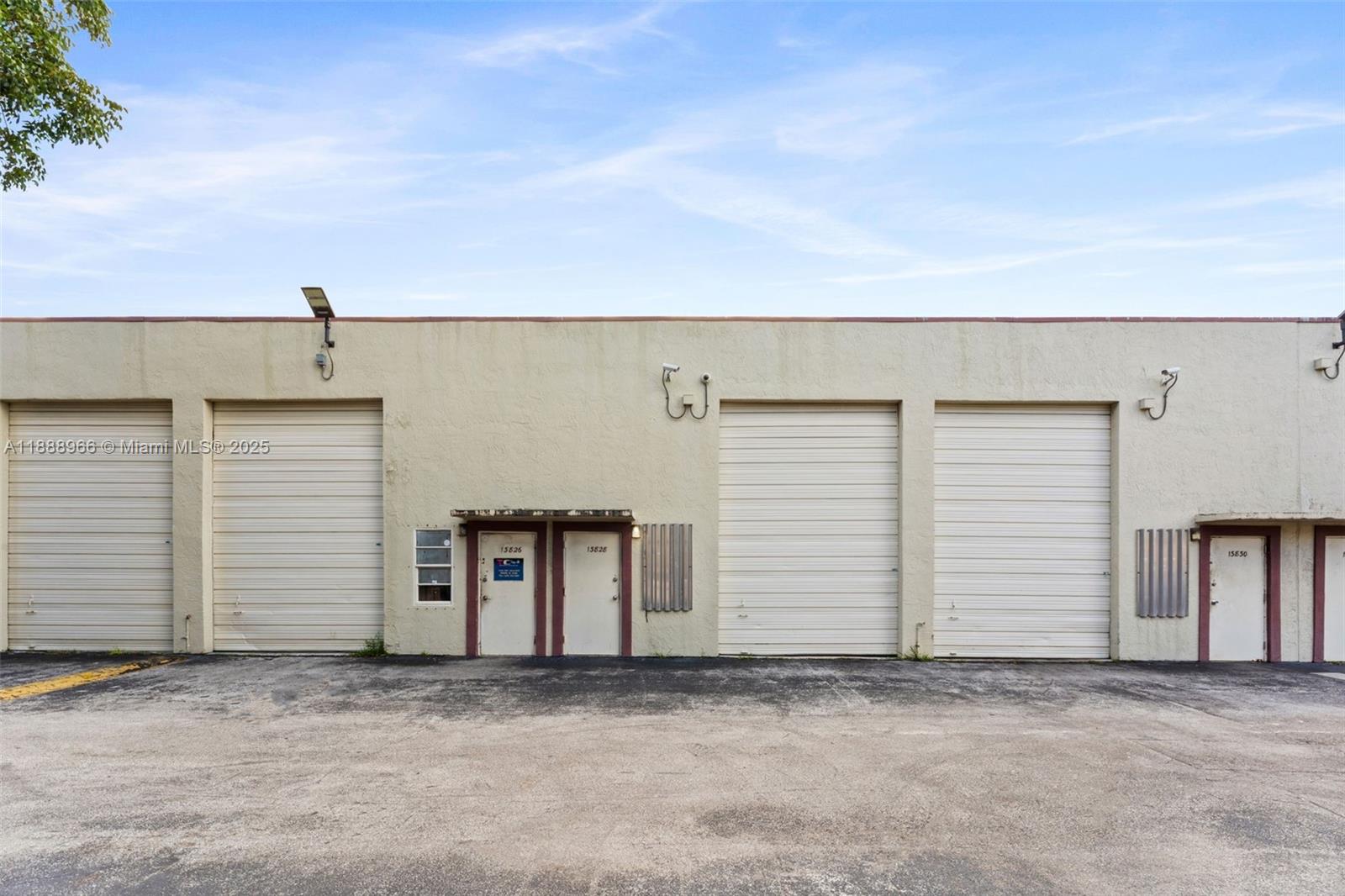 13828  /   sq. ft. $ 2025-10-02 0 Photo