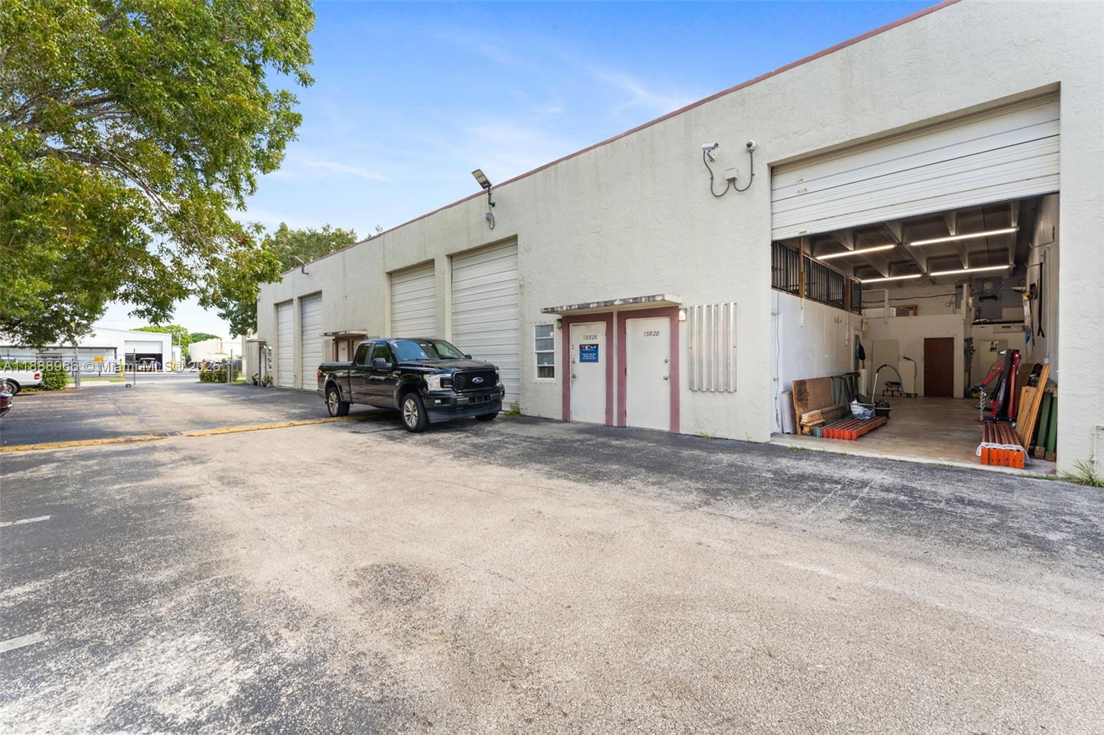 13828  /   sq. ft. $ 2025-10-02 0 Photo