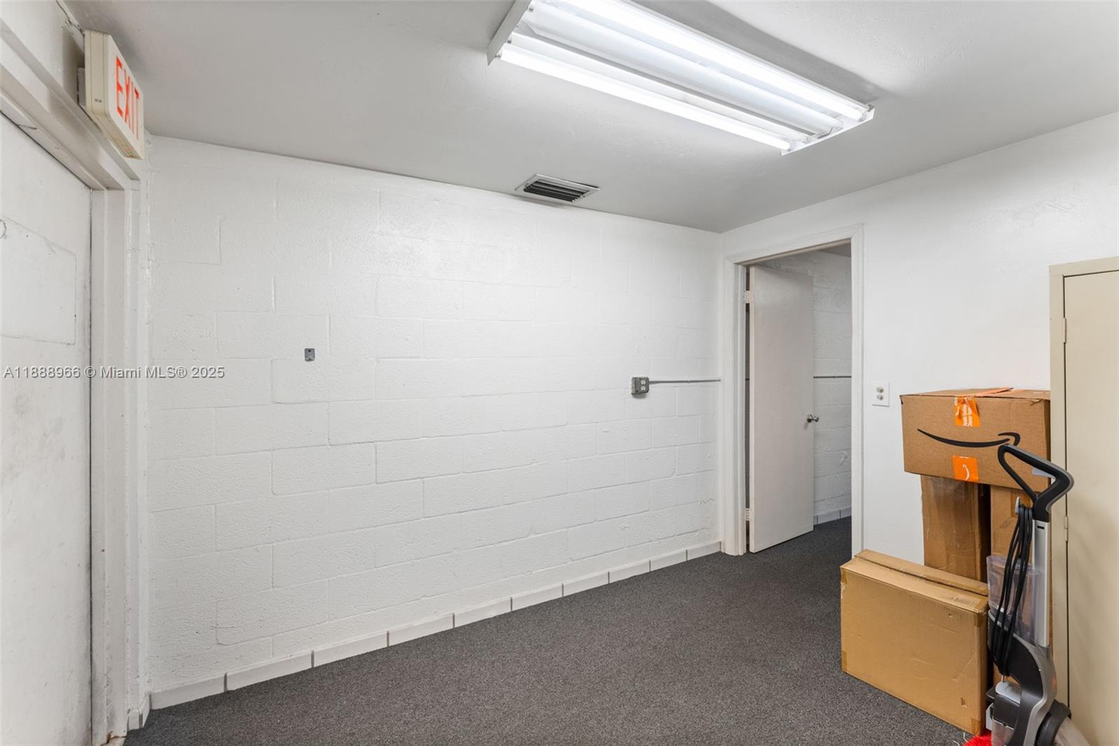 13828  /   sq. ft. $ 2025-10-02 0 Photo