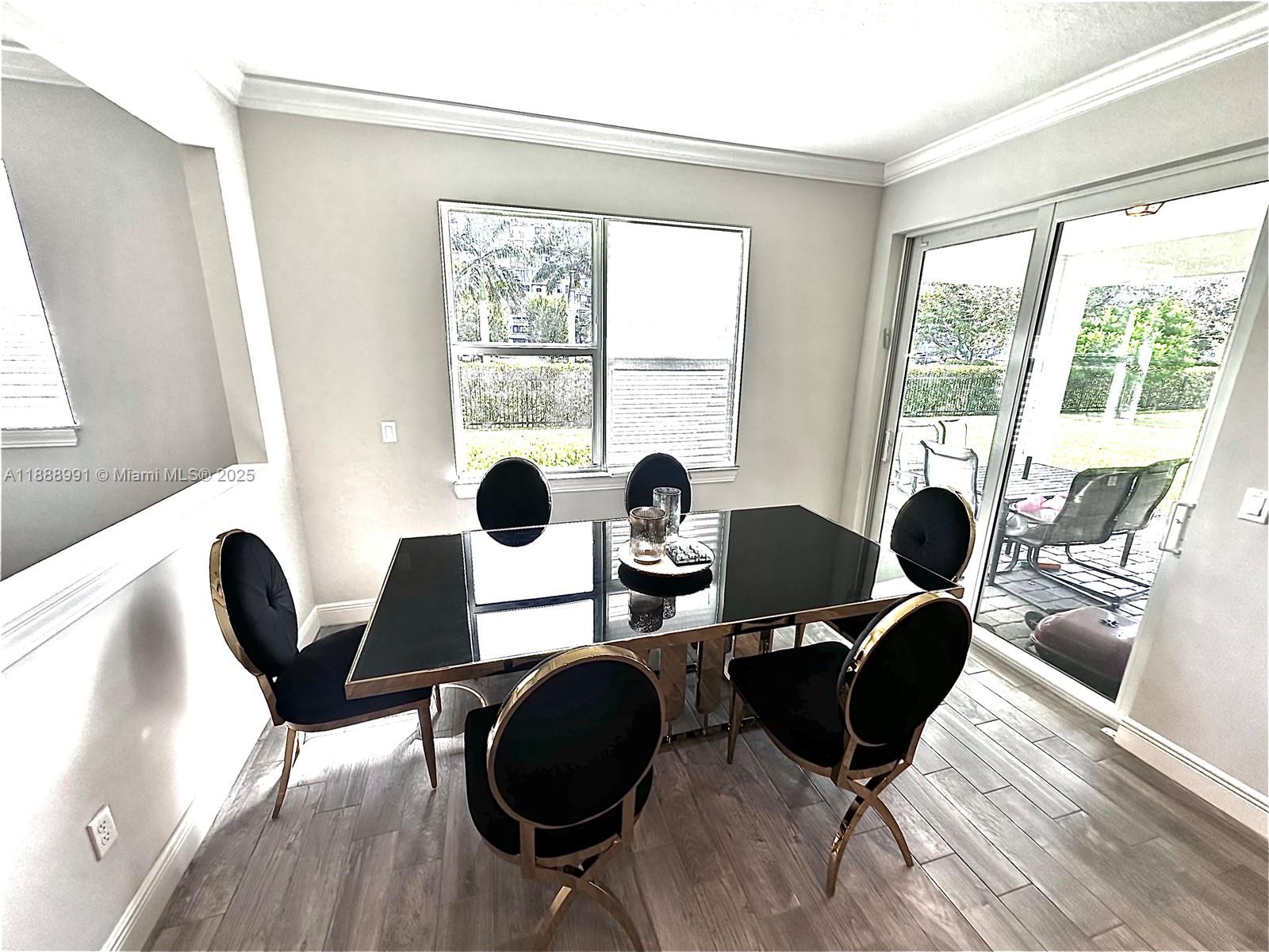See details 4022 4 / 3 2502 sq. ft. $ 2025-10-02 0 Photo