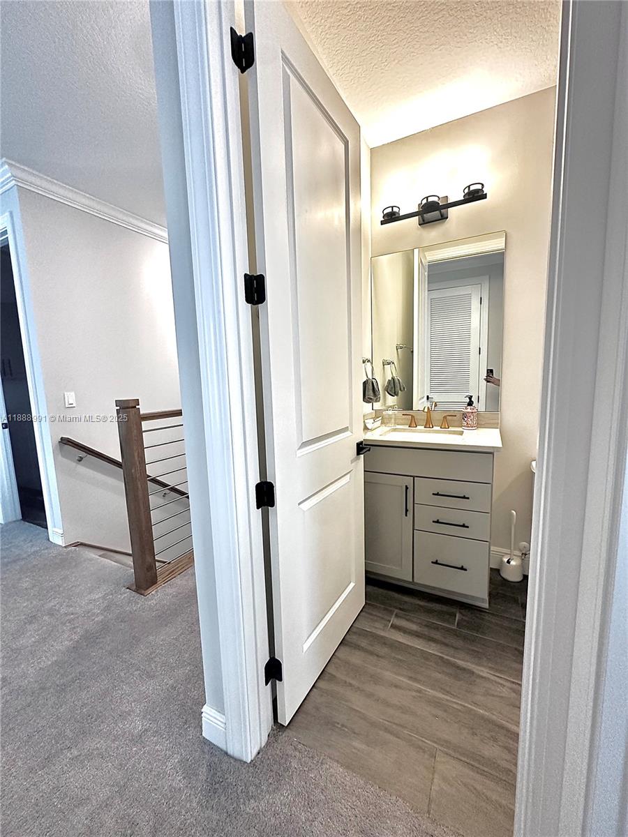 See details 4022 4 / 3 2502 sq. ft. $ 2025-10-02 0 Photo