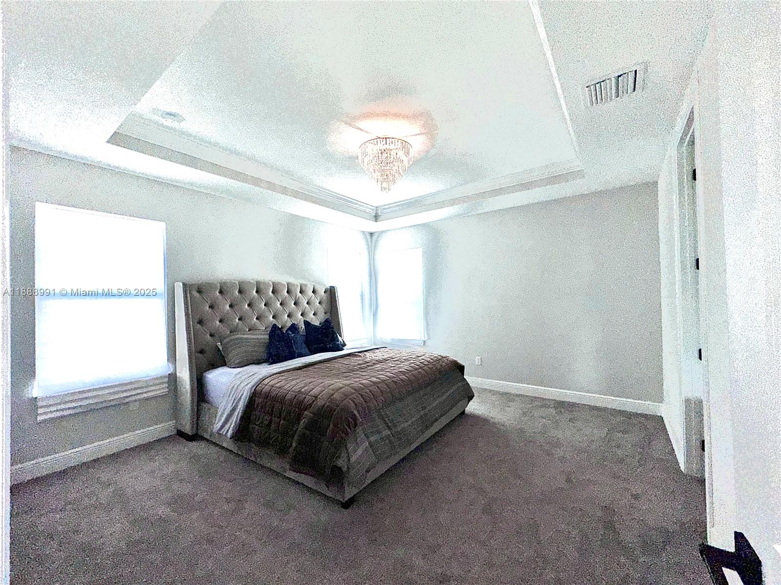 See details 4022 4 / 3 2502 sq. ft. $ 2025-10-02 0 Photo