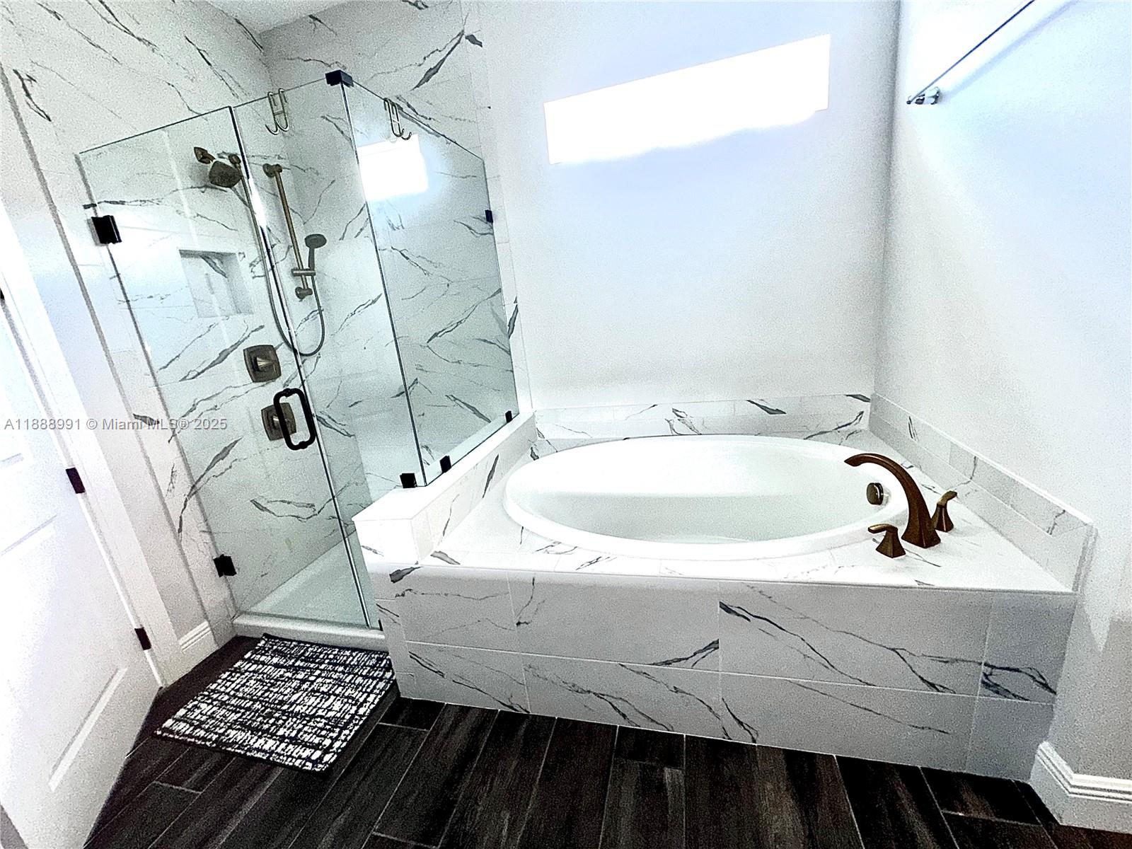 See details 4022 4 / 3 2502 sq. ft. $ 2025-10-02 0 Photo