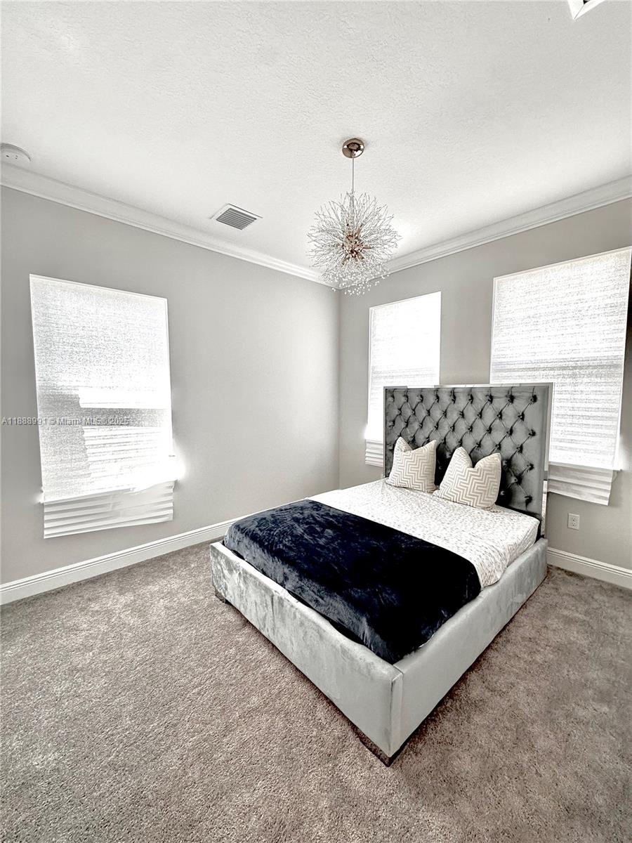 See details 4022 4 / 3 2502 sq. ft. $ 2025-10-02 0 Photo