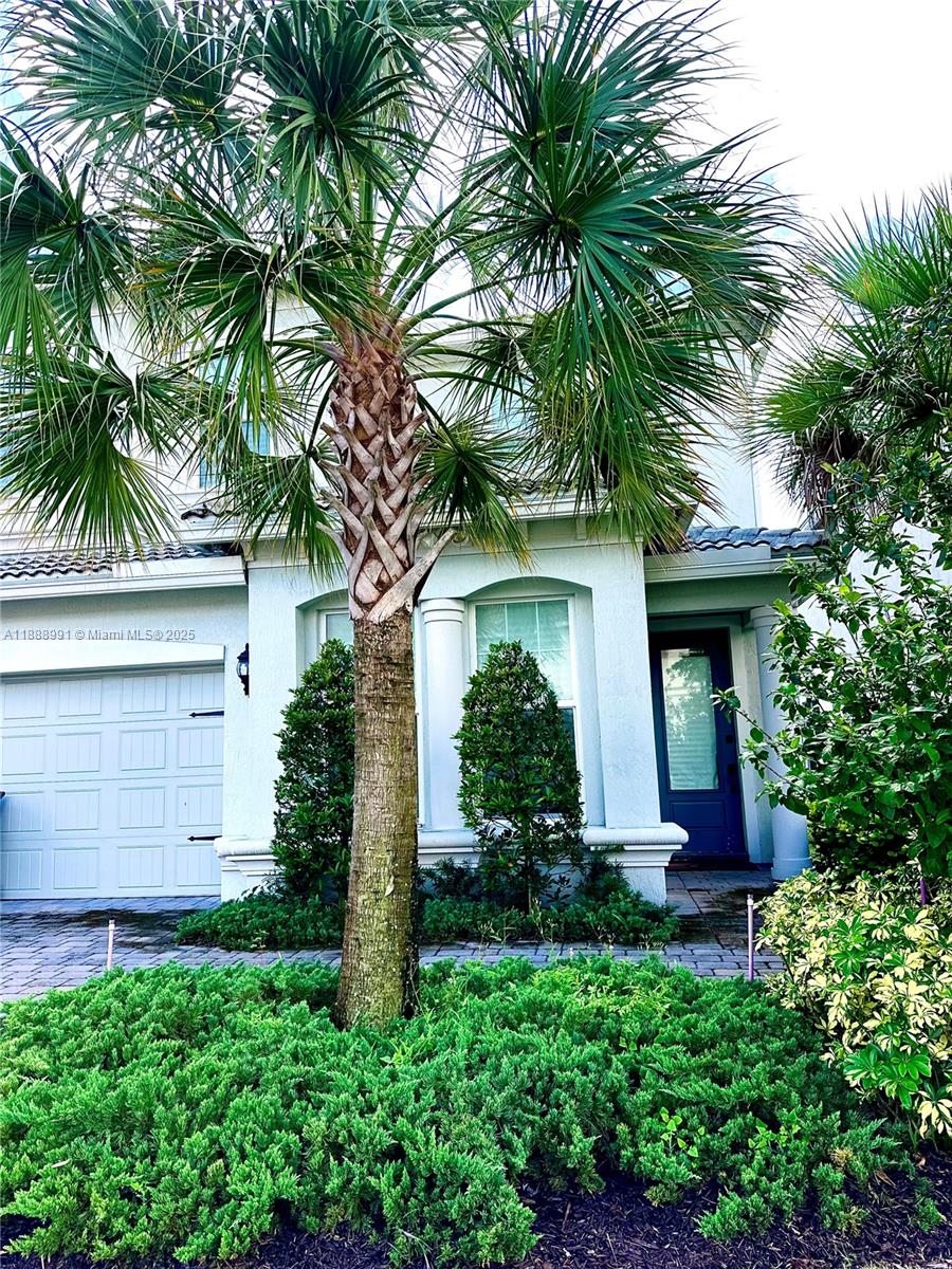 See details 4022 4 / 3 2502 sq. ft. $ 2025-10-02 0 Photo