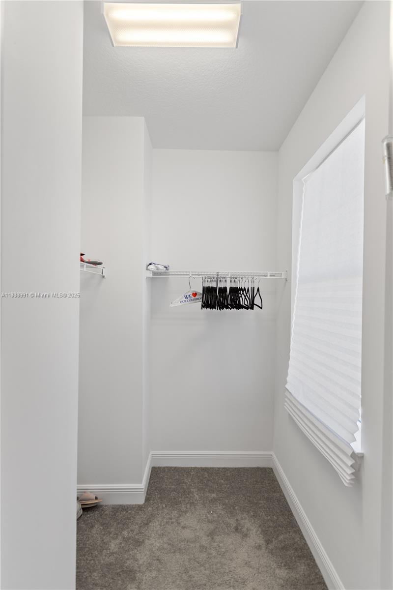 4022 5 / 3 2502 sq. ft. $ 2025-10-02 0 Photo