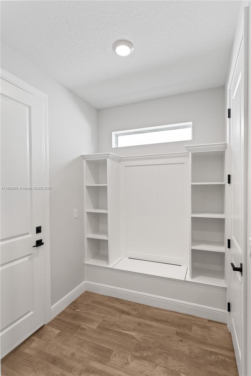 4022 5 / 3 2502 sq. ft. $ 2025-10-02 0 Photo