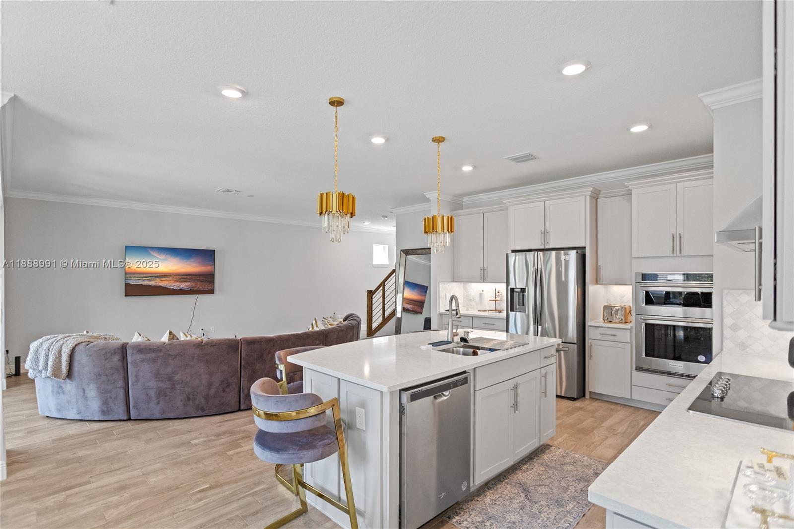 4022 5 / 3 2502 sq. ft. $ 2025-10-02 0 Photo