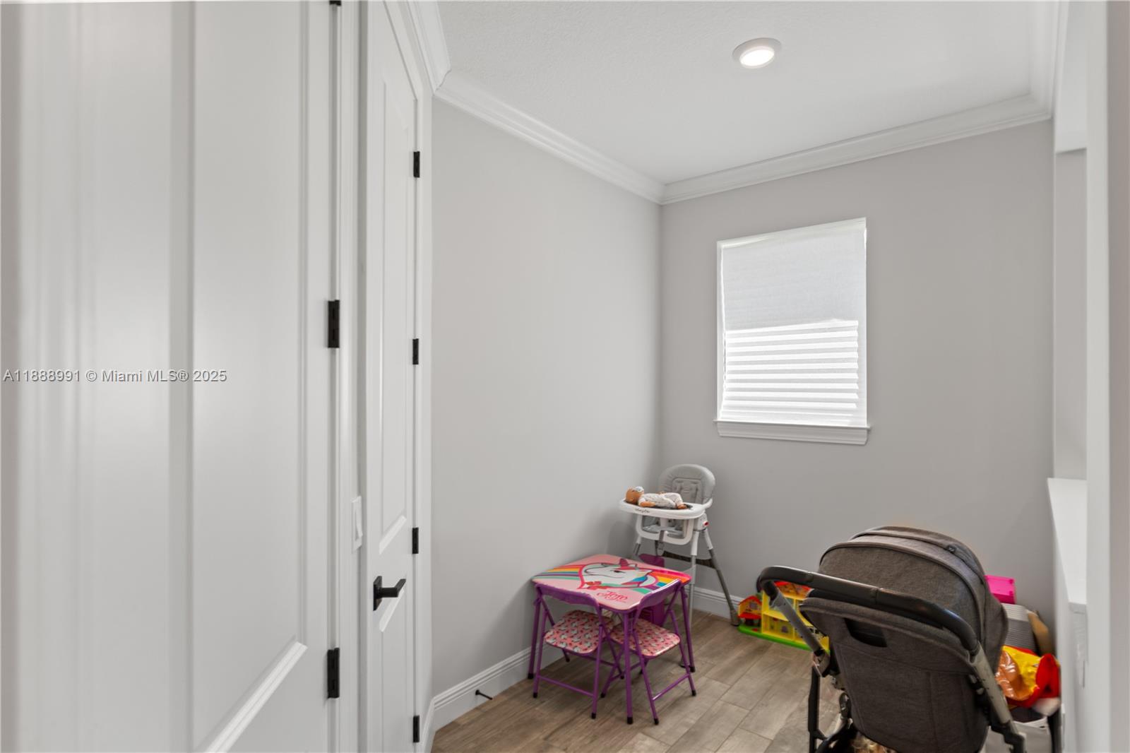 4022 5 / 3 2502 sq. ft. $ 2025-10-02 0 Photo