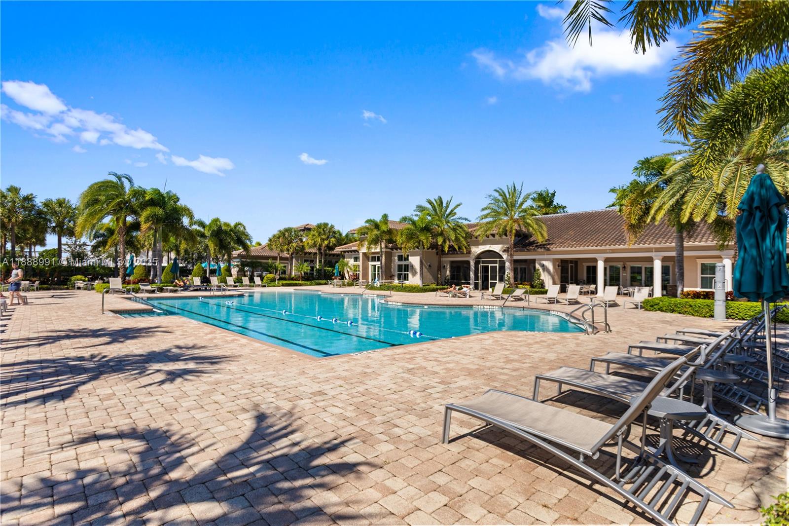 4022 5 / 3 2502 sq. ft. $ 2025-10-02 0 Photo