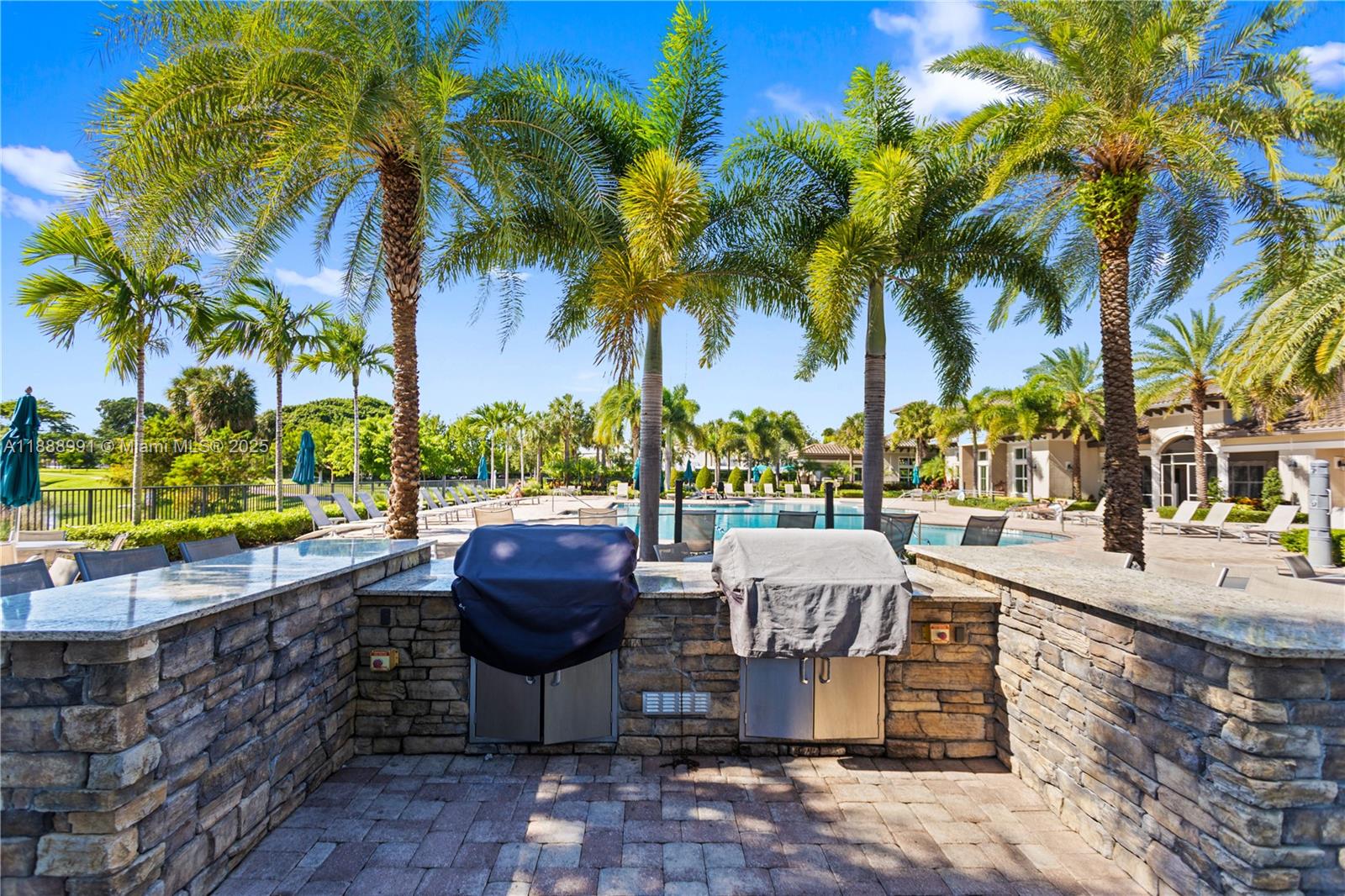 4022 5 / 3 2502 sq. ft. $ 2025-10-02 0 Photo