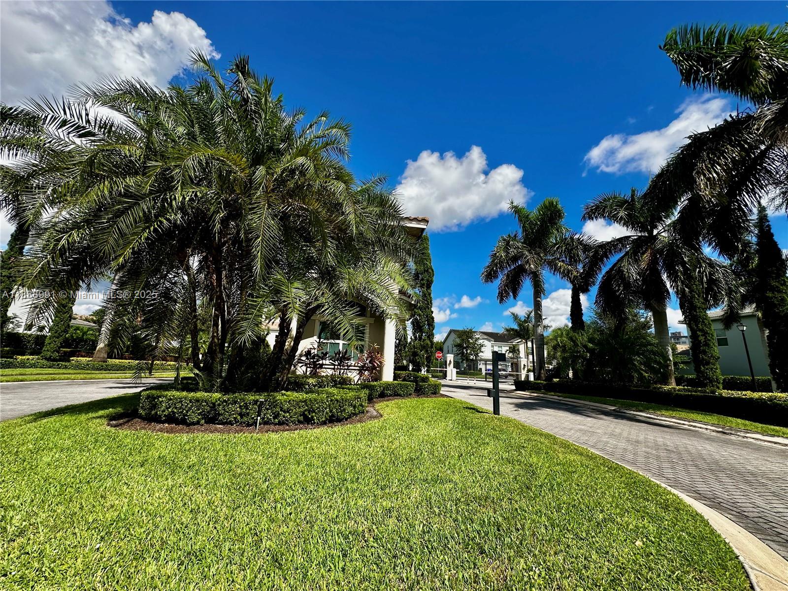 See details 4022 4 / 3 2502 sq. ft. $ 2025-10-02 0 Photo