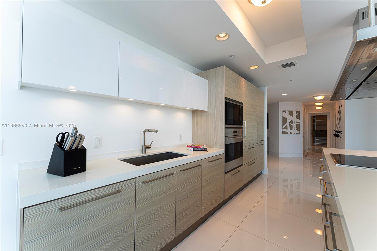 Photo of 17111 Biscayne Blvd  #2109, North Miami Beach, Florida, 33160 -