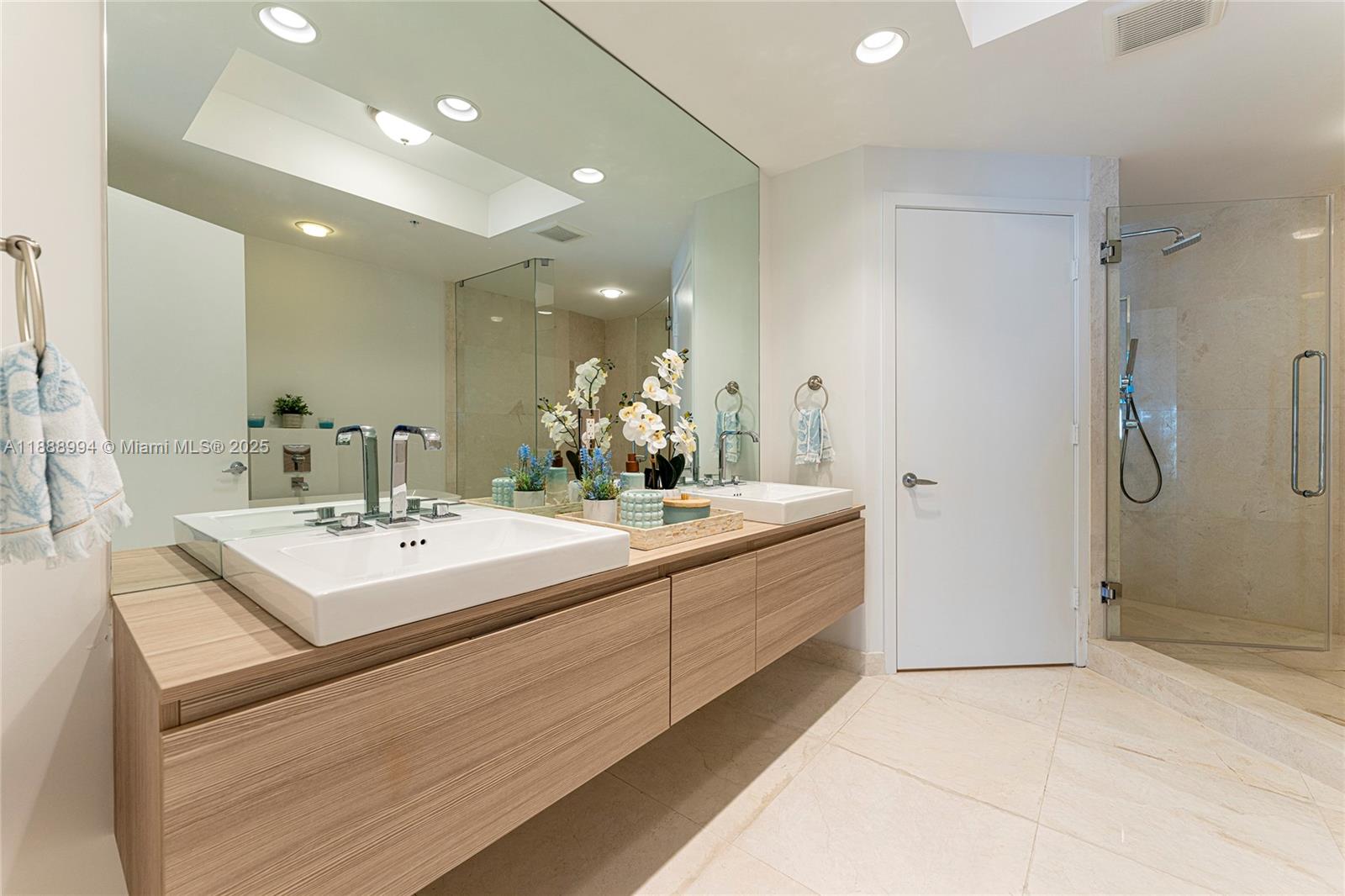 Photo of 17111 Biscayne Blvd  #2109, North Miami Beach, Florida, 33160 -