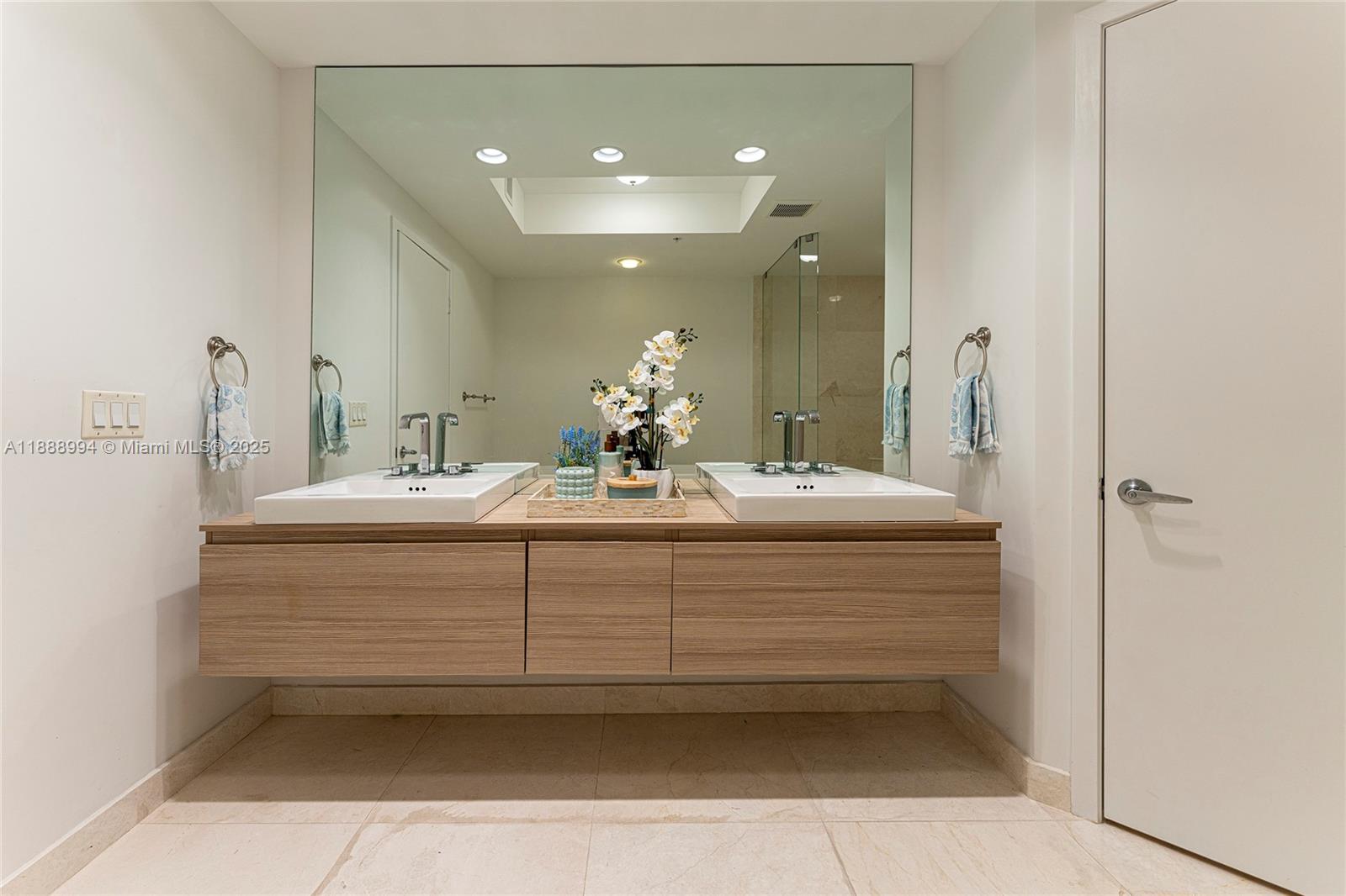 Photo of 17111 Biscayne Blvd  #2109, North Miami Beach, Florida, 33160 -