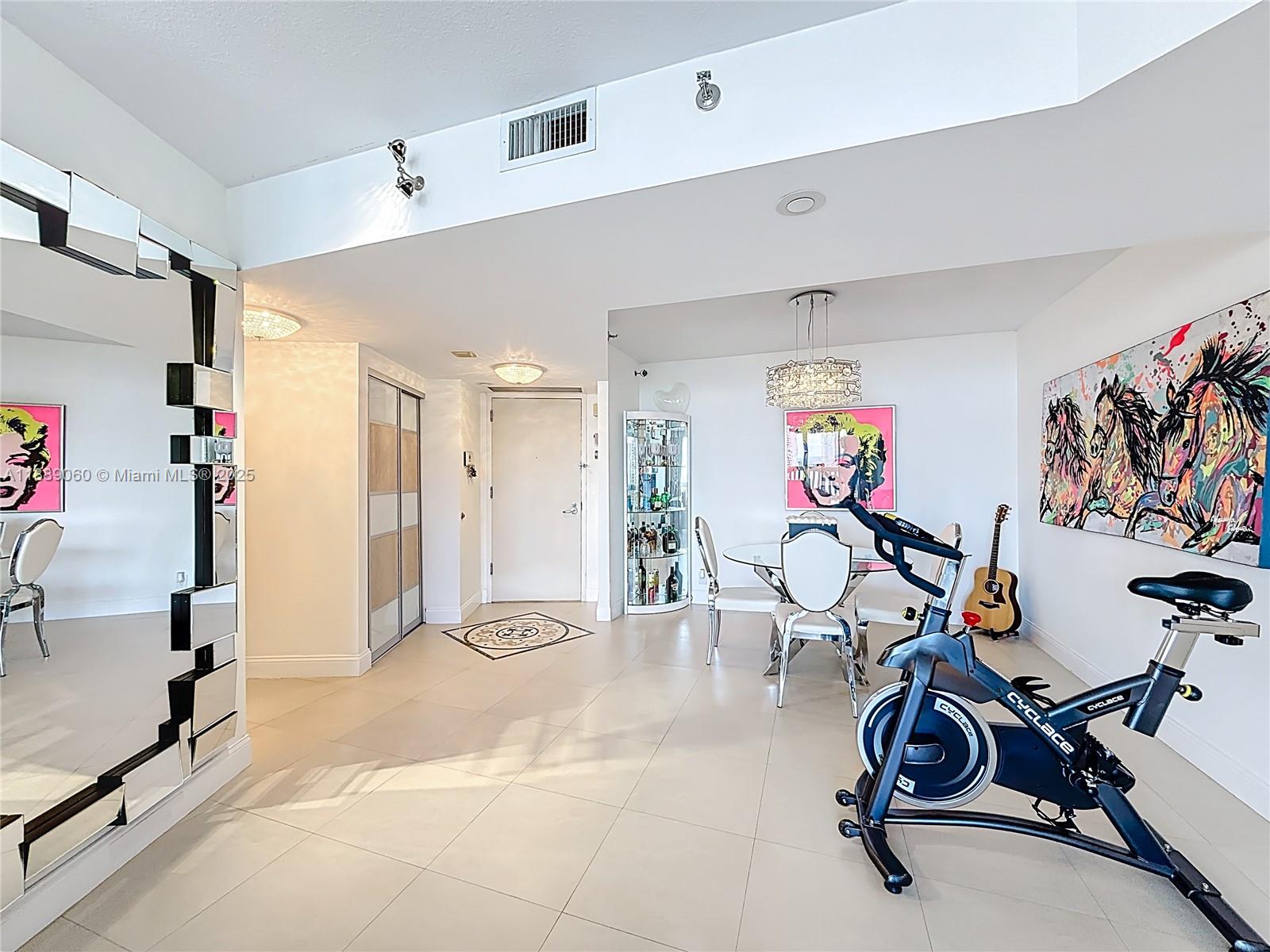 2208 2 / 2 1230 sq. ft. $ 2025-10-02 0 foto