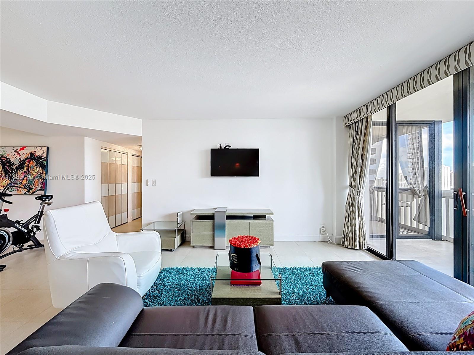 2208 2 / 2 1230 sq. ft. $ 2025-10-02 0 foto
