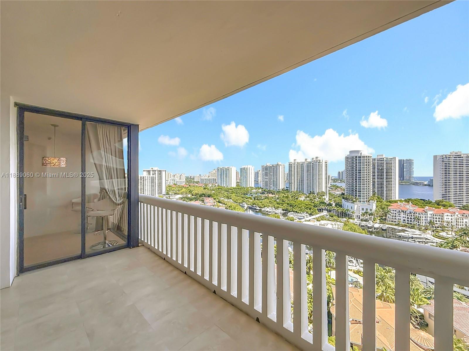 2208 2 / 2 1230 sq. ft. $ 2025-10-02 0 foto