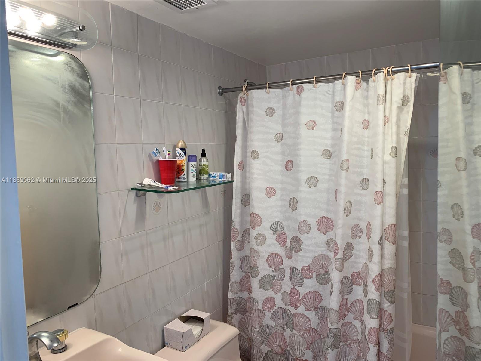 20M 1 / 2 870 sq. ft. $ 2025-10-02 0 Photo