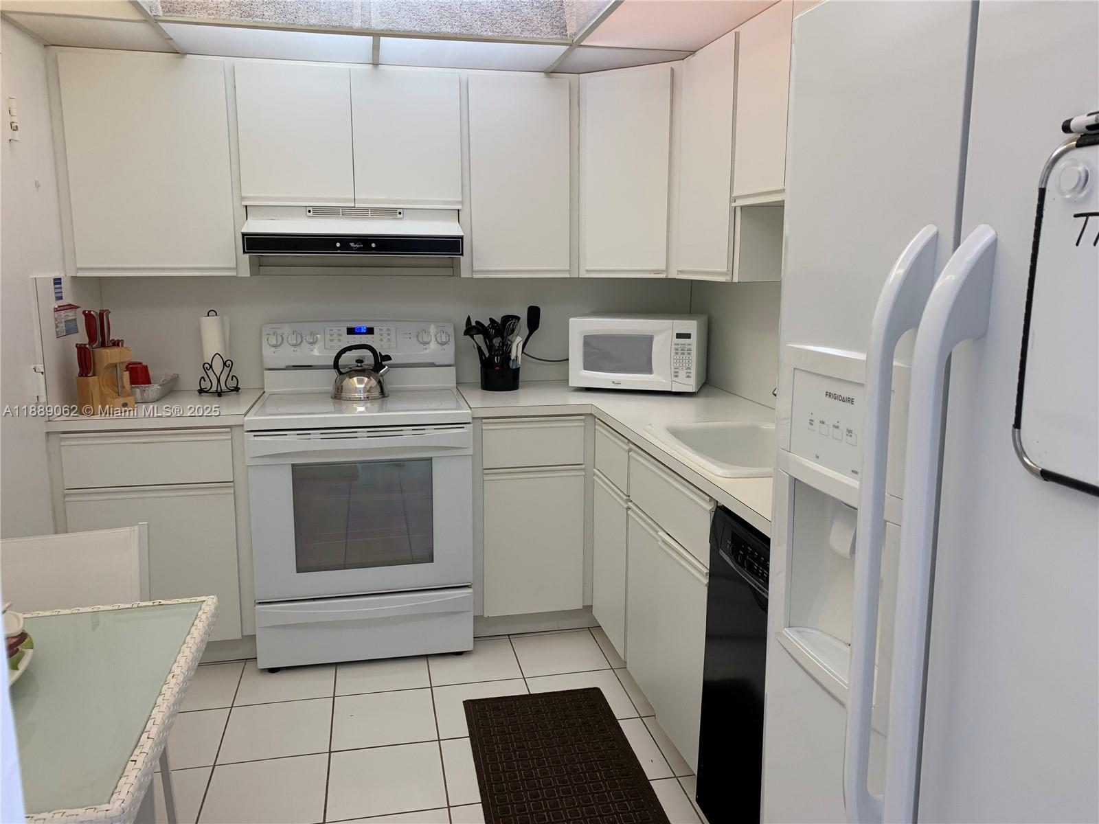 20M 1 / 2 870 sq. ft. $ 2025-10-02 0 Photo