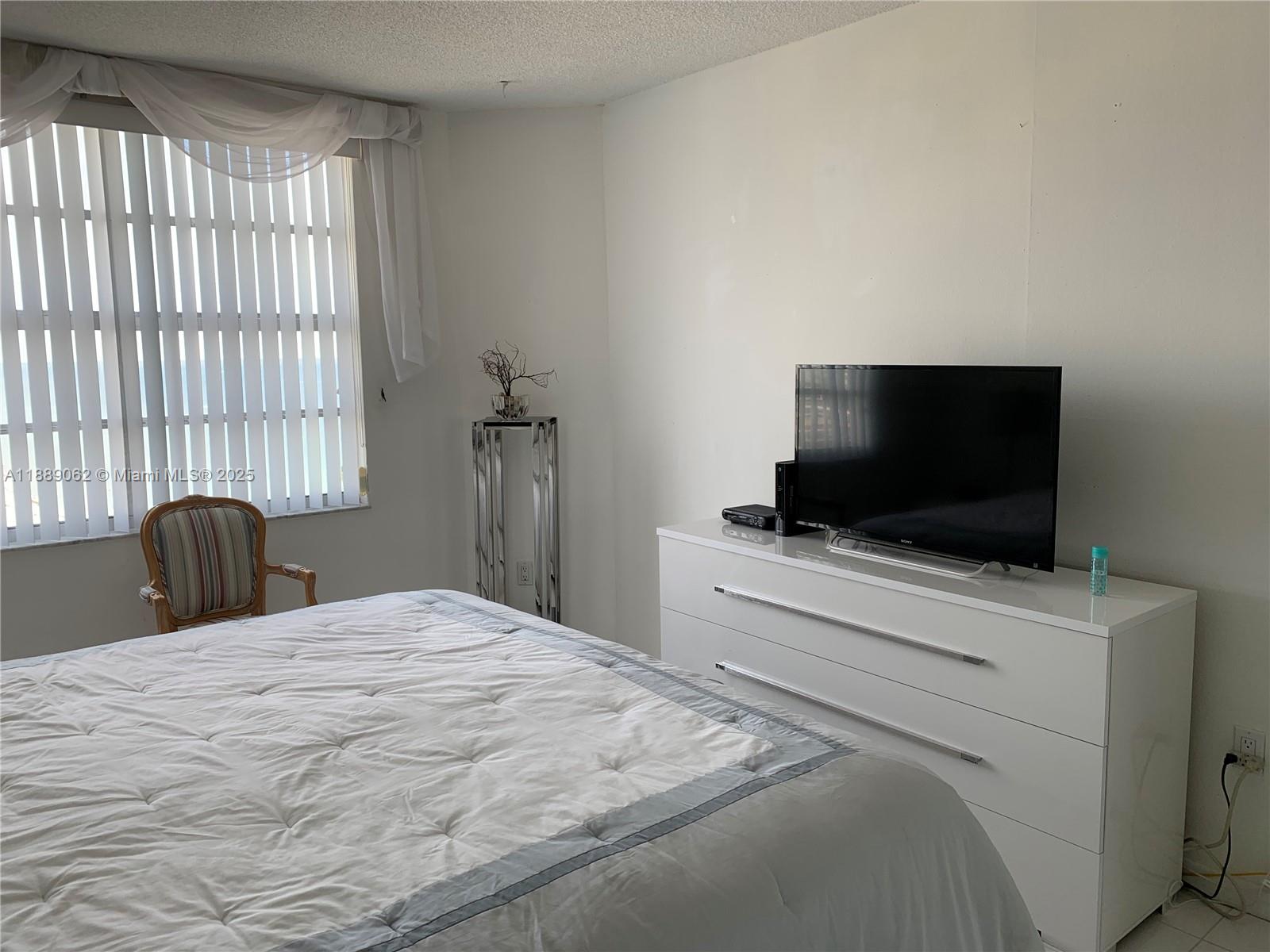20M 1 / 2 870 sq. ft. $ 2025-10-02 0 Photo