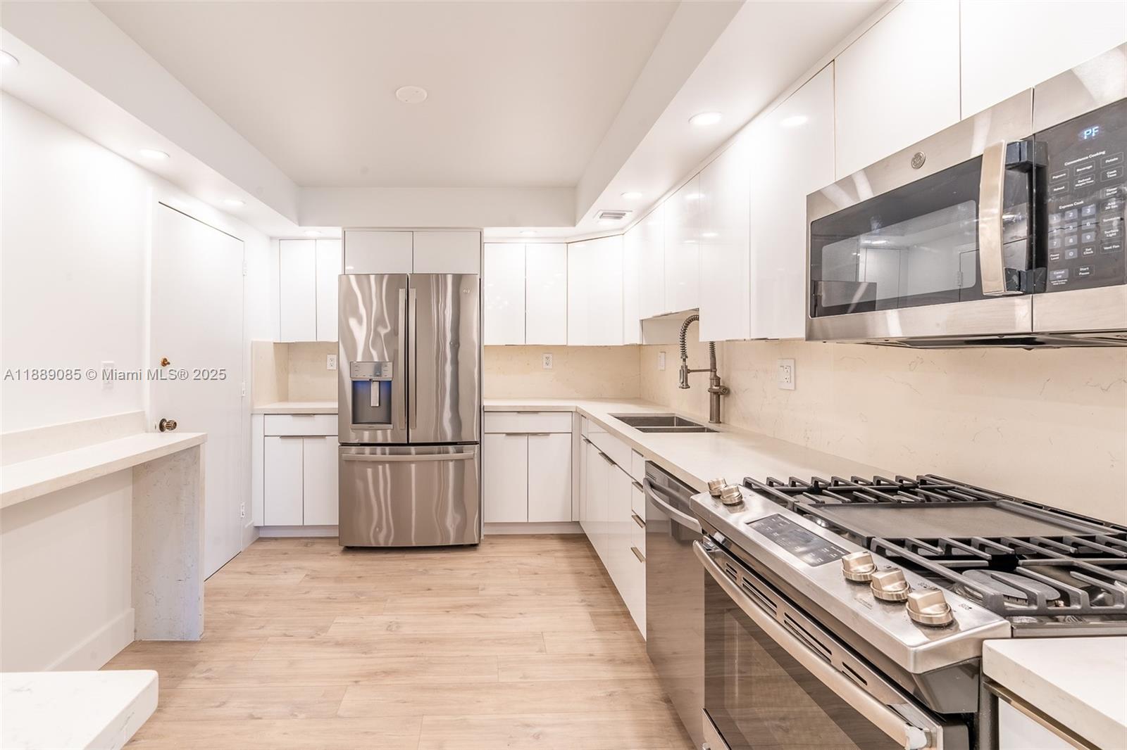 Photo of 2030 Ocean Dr  #1127, Hallandale Beach, Florida, 33009 - 