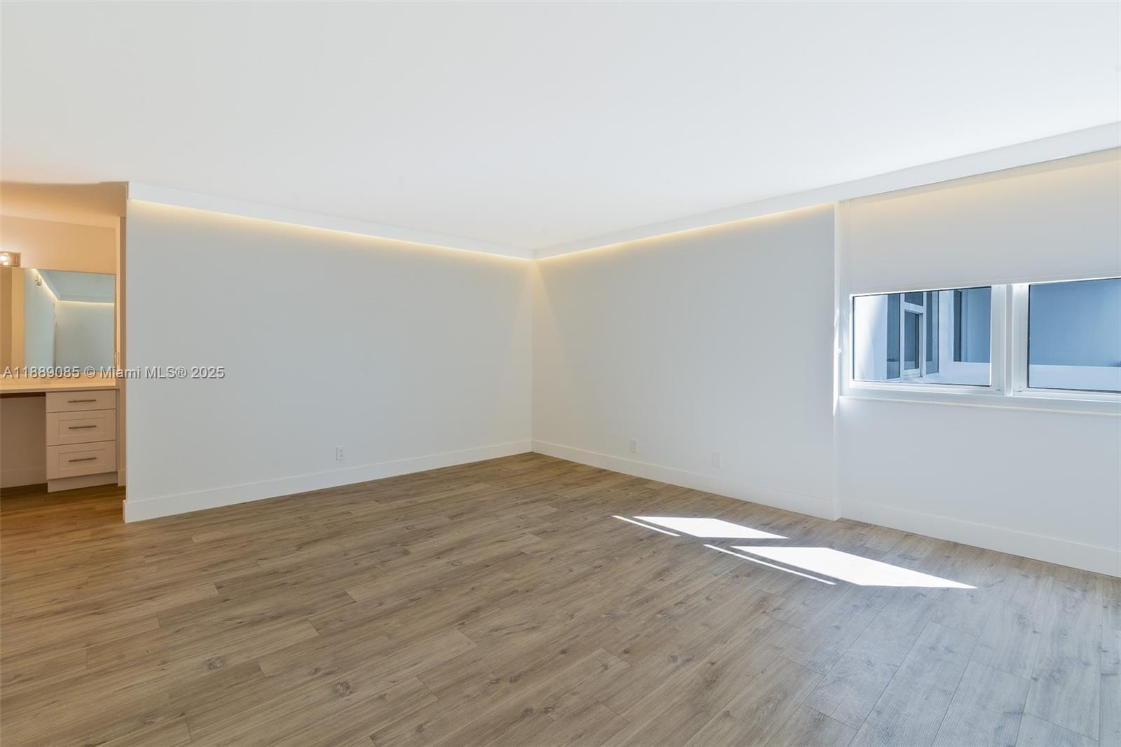 Photo of 2030 Ocean Dr  #1127, Hallandale Beach, Florida, 33009 - 