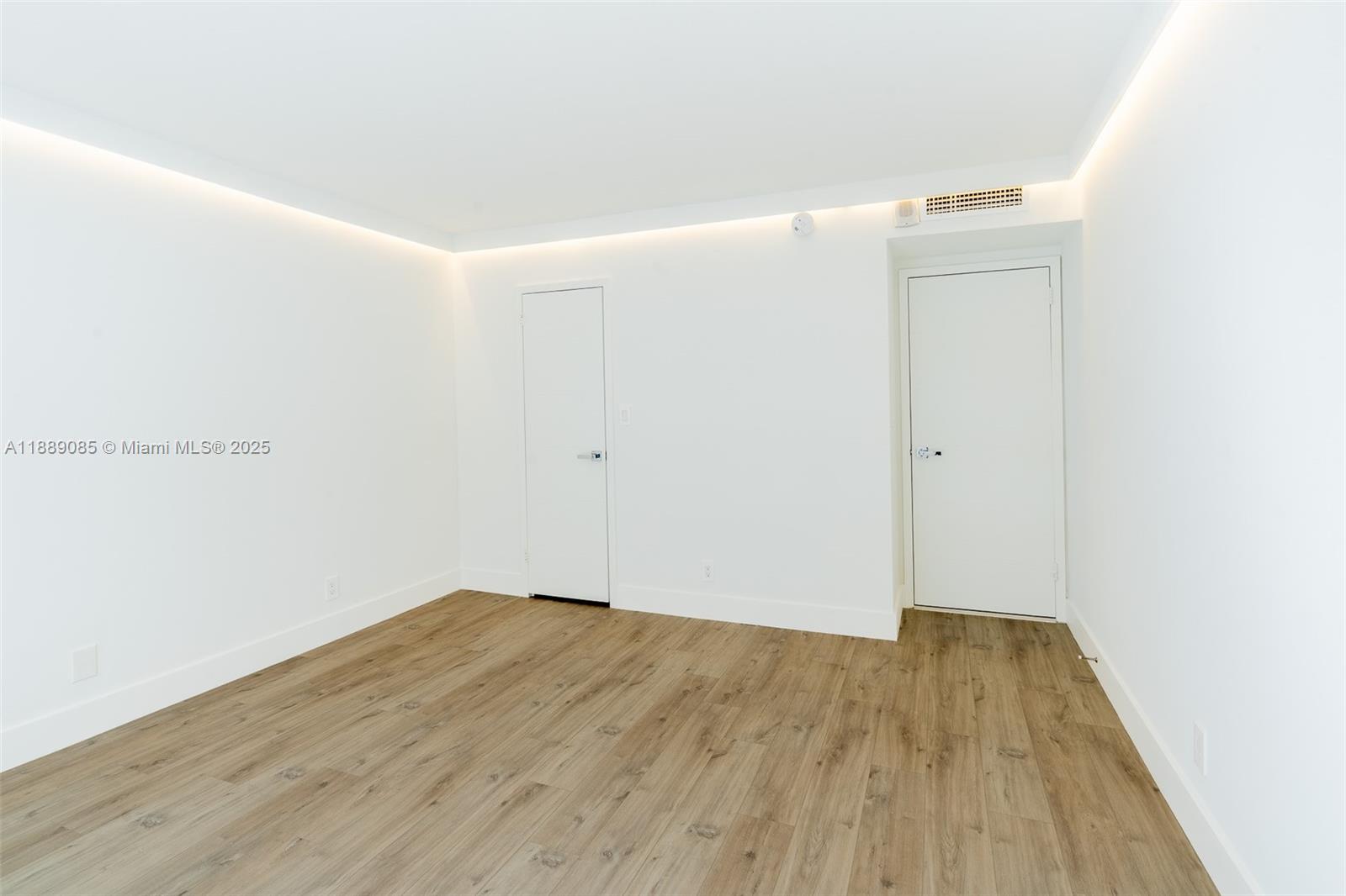 Photo of 2030 Ocean Dr  #1127, Hallandale Beach, Florida, 33009 - 