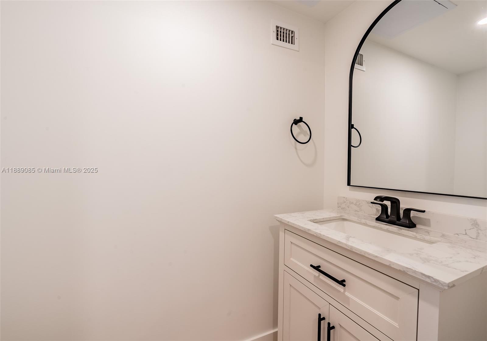 Photo of 2030 Ocean Dr  #1127, Hallandale Beach, Florida, 33009 - 
