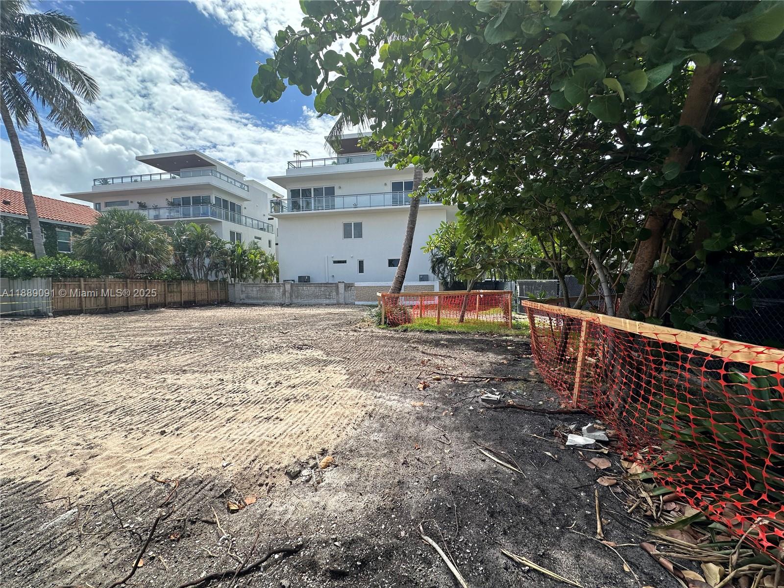 See details / sq. ft. $ 2025-10-03 0 Photo