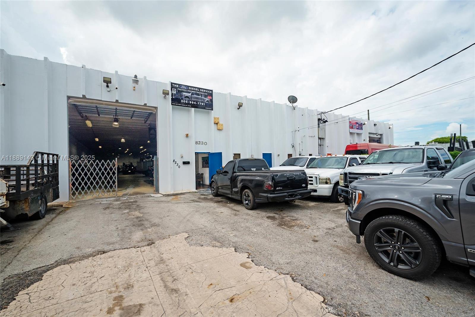   /   sq. ft. $ 2025-10-02 0 Photo