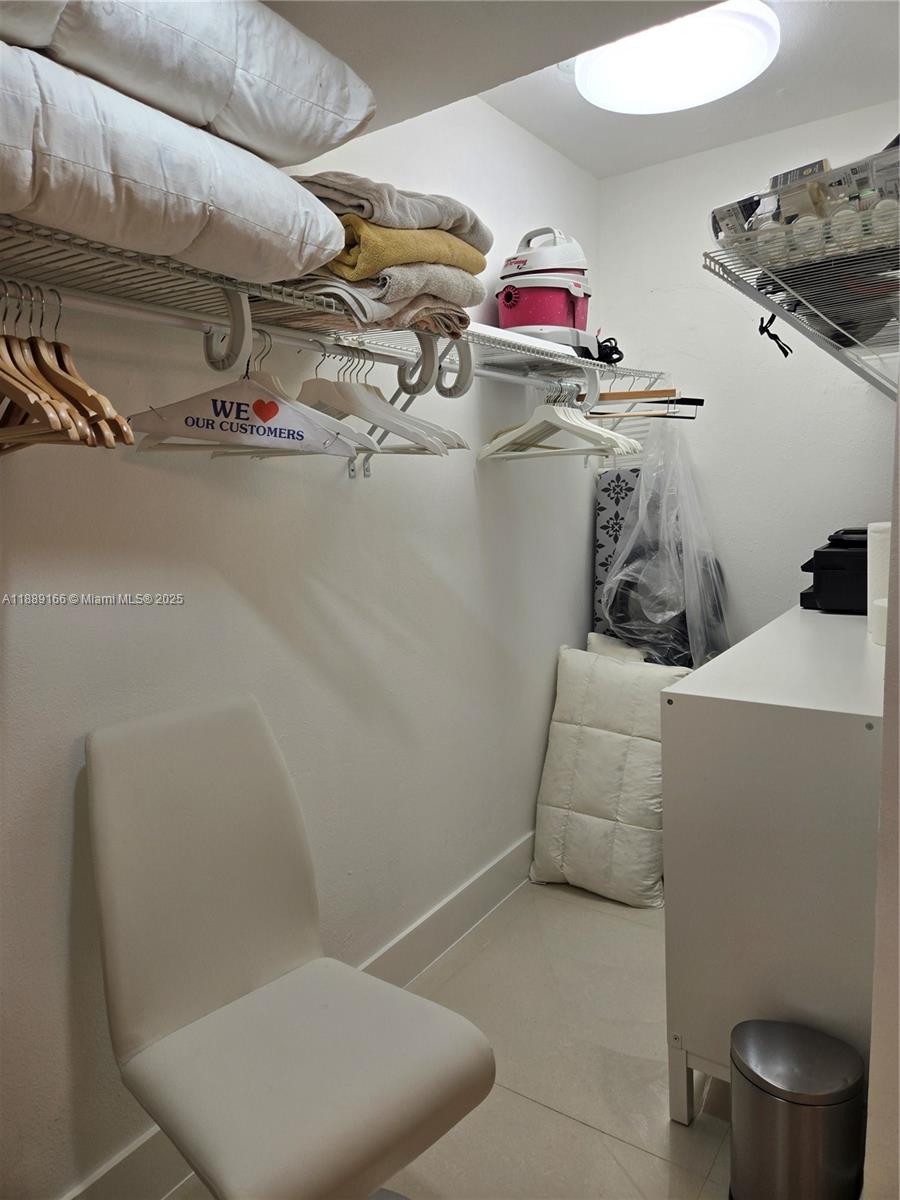 Photo of 20379 Country Club Dr  #2531, Aventura, Florida, 33180 - 