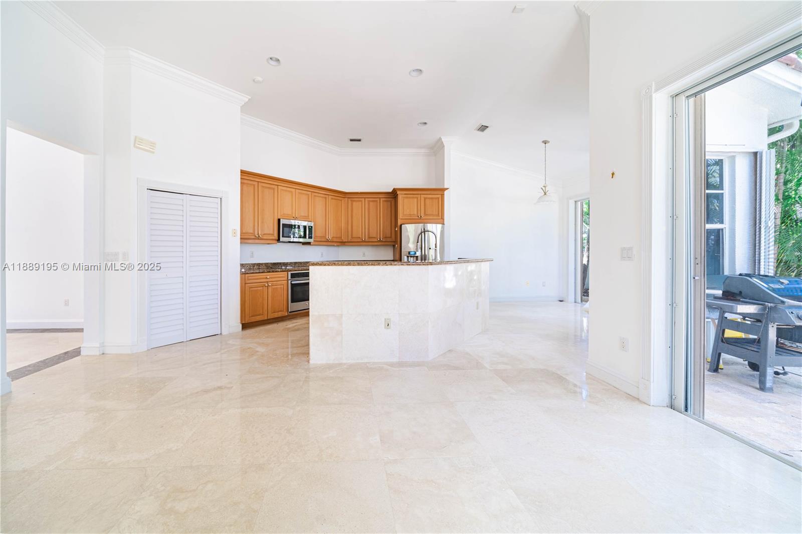 Photo of 3975 194th Trl  (3975), Sunny Isles Beach, Florida, 33160 - 
