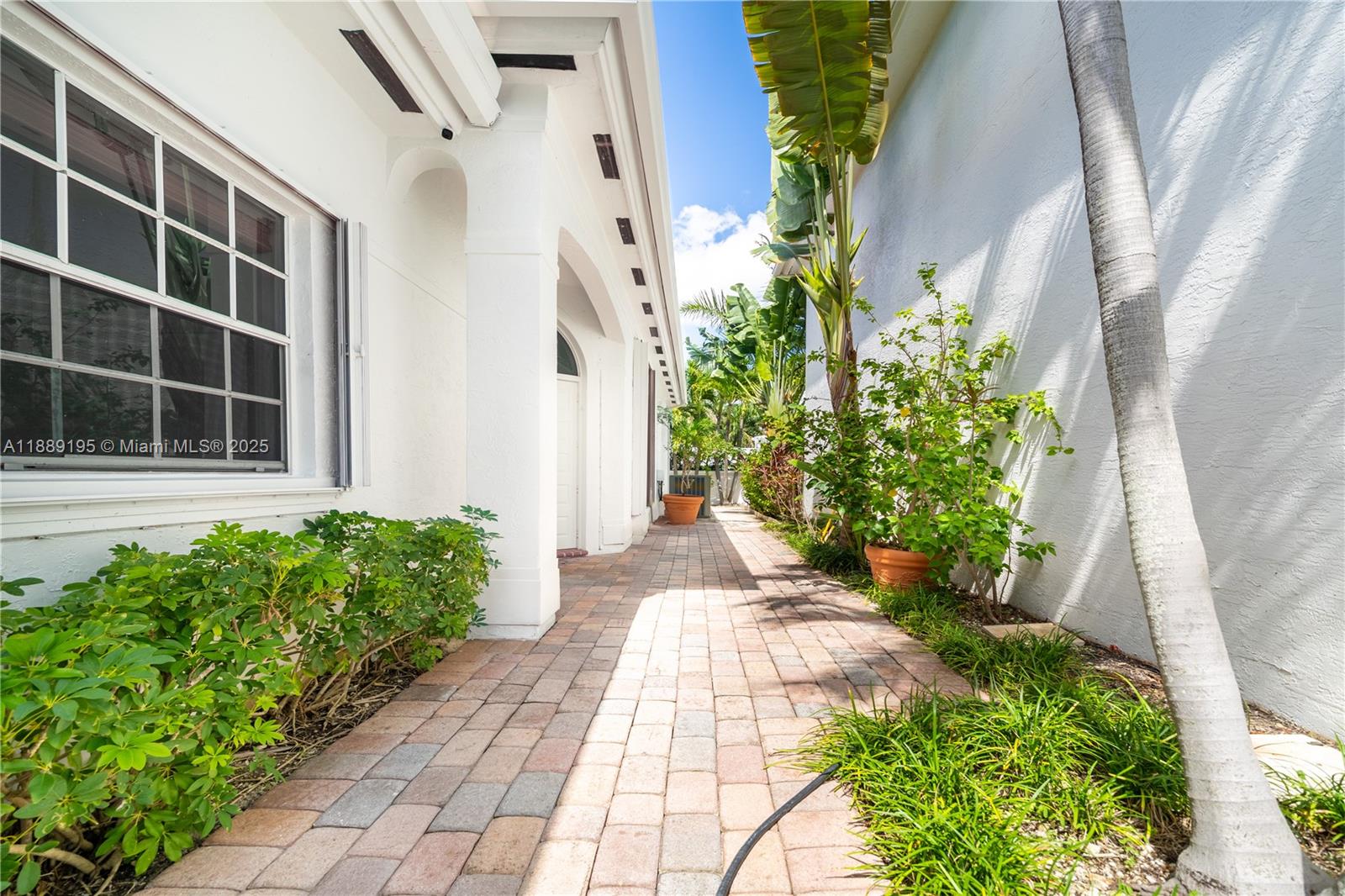 Photo of 3975 194th Trl  (3975), Sunny Isles Beach, Florida, 33160 - 