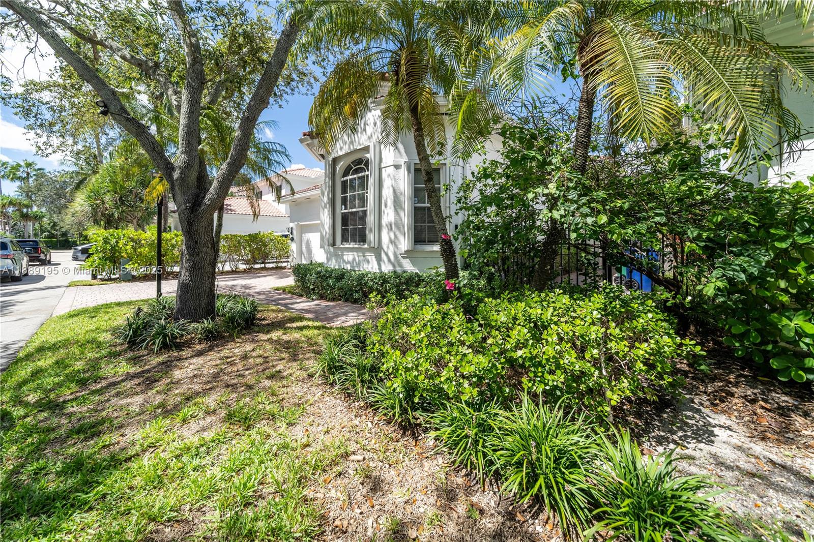 Photo of 3975 194th Trl  (3975), Sunny Isles Beach, Florida, 33160 - 